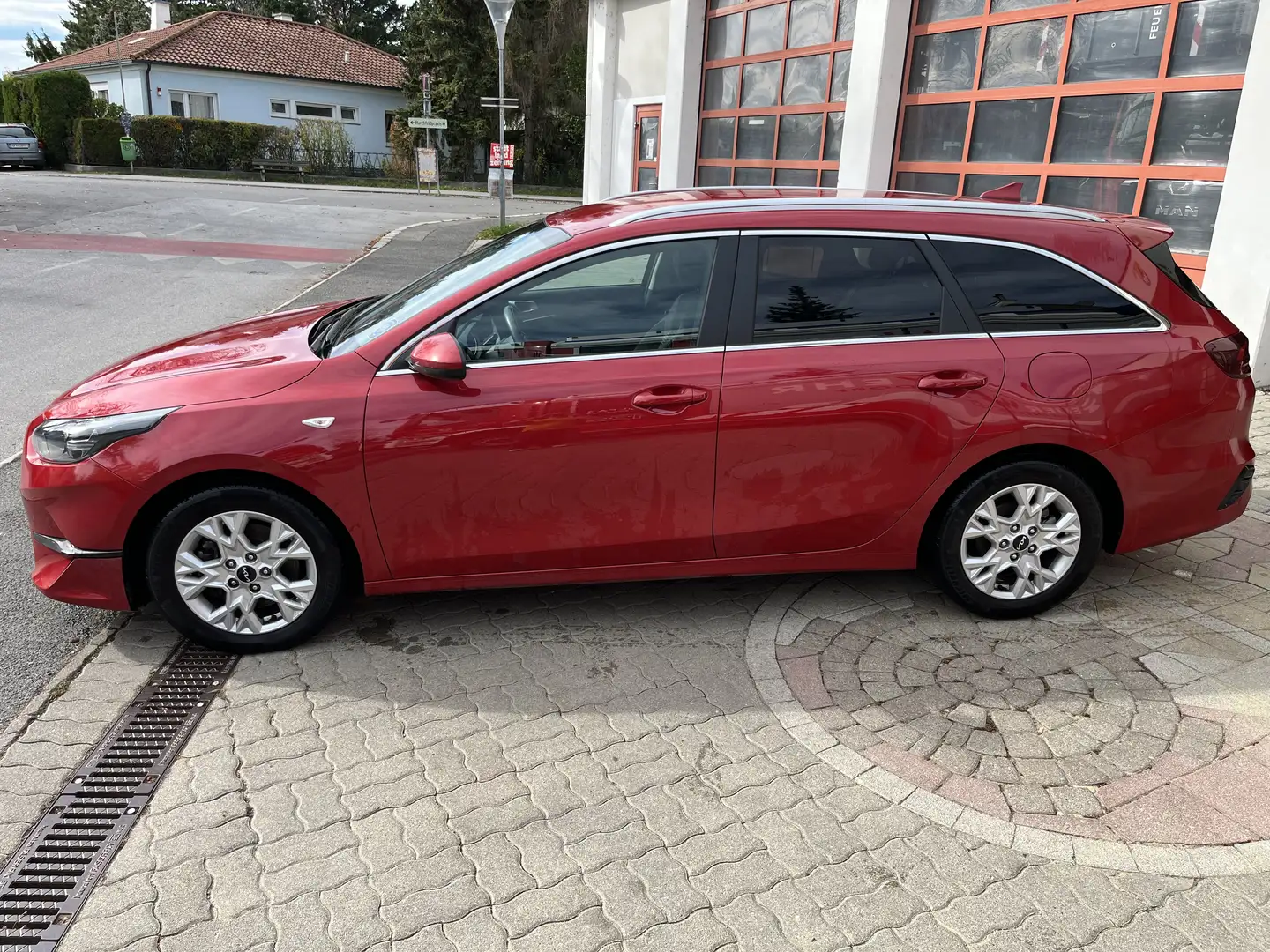 Kia Ceed SW / cee'd SW 1,5 TGDI Silber - 2