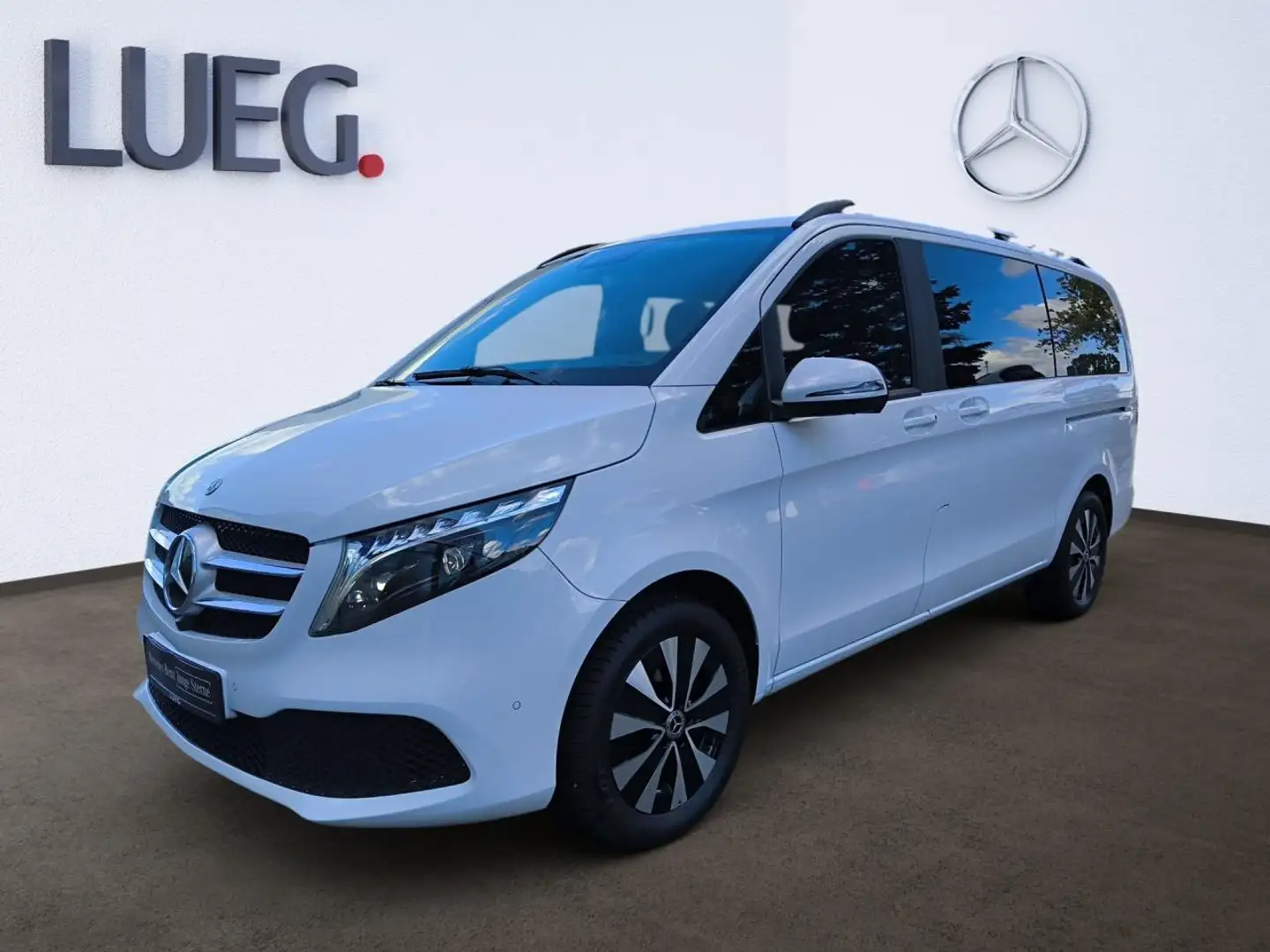 Mercedes-Benz V 300 d 4MATIC Lang el.Schiebe SpurW AHK Pano Weiß - 2