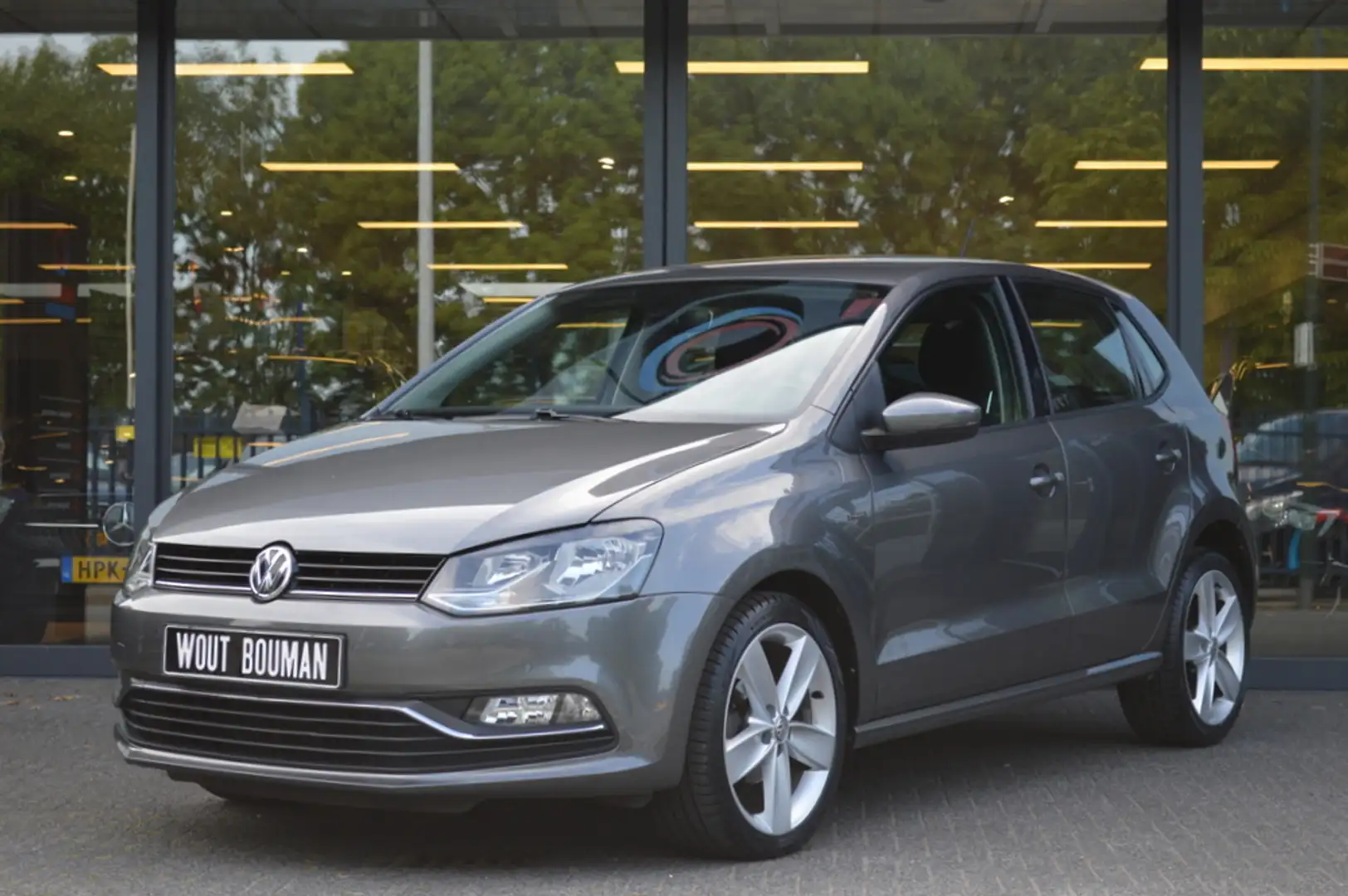Volkswagen Polo 1.2 TSI Lounge Navi Airco Cruise Pdc Grijs - 2