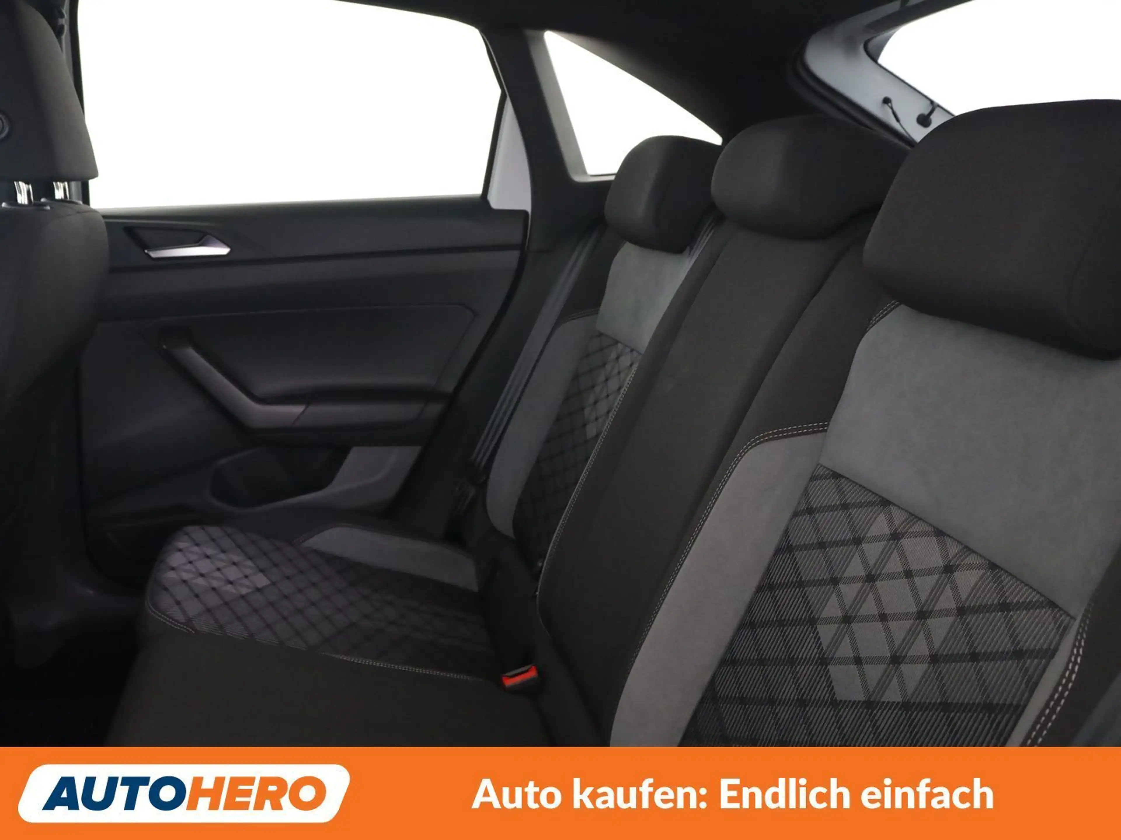 Volkswagen Taigo 1.0 TSI R-Line — photo 14