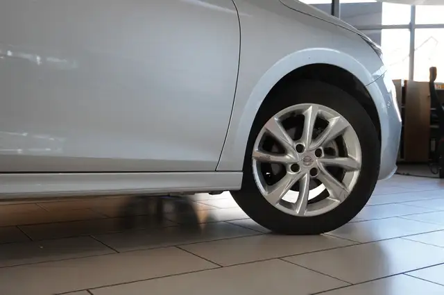 Opel Corsa view 8