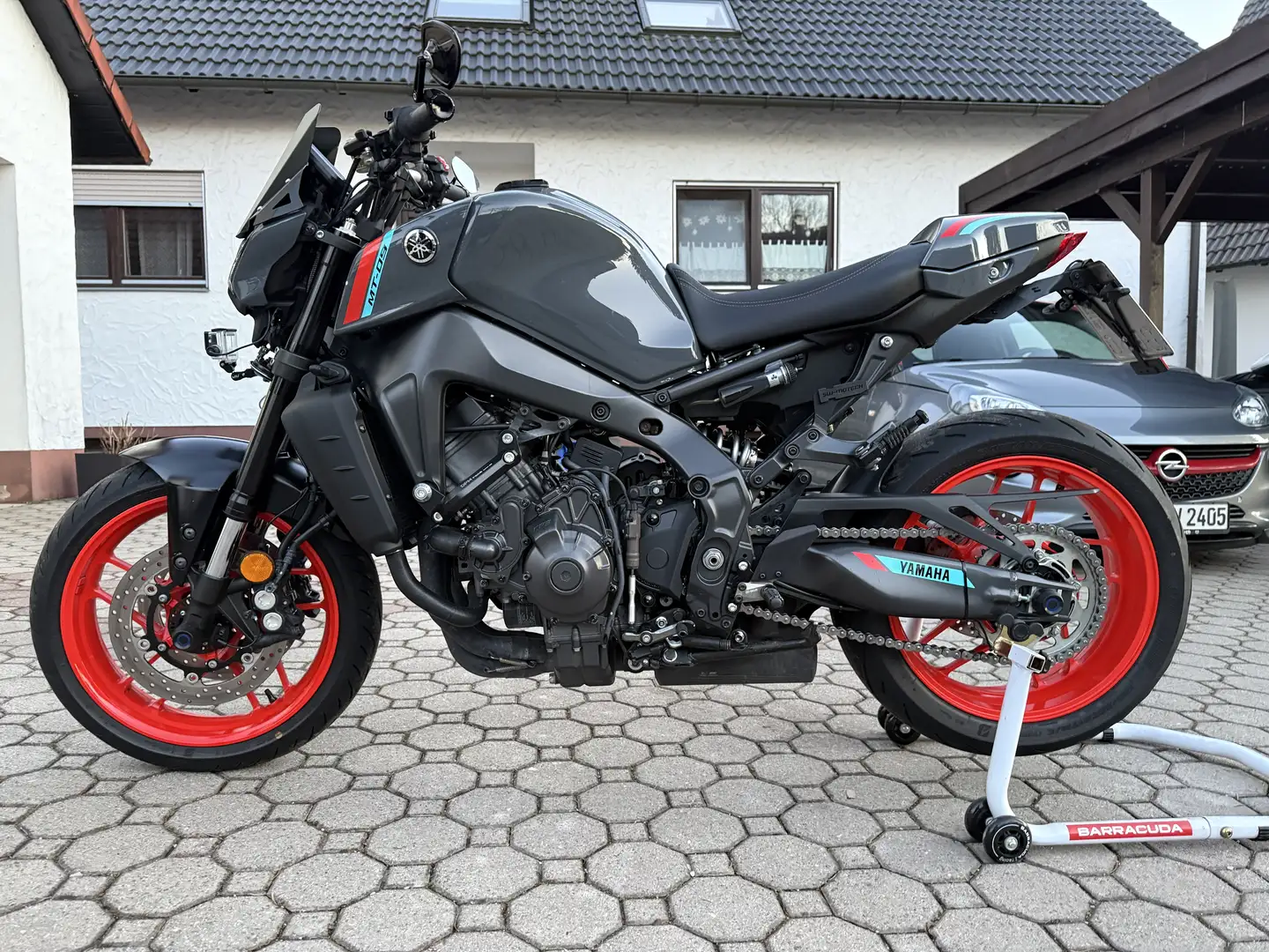 Yamaha MT-09 - 1