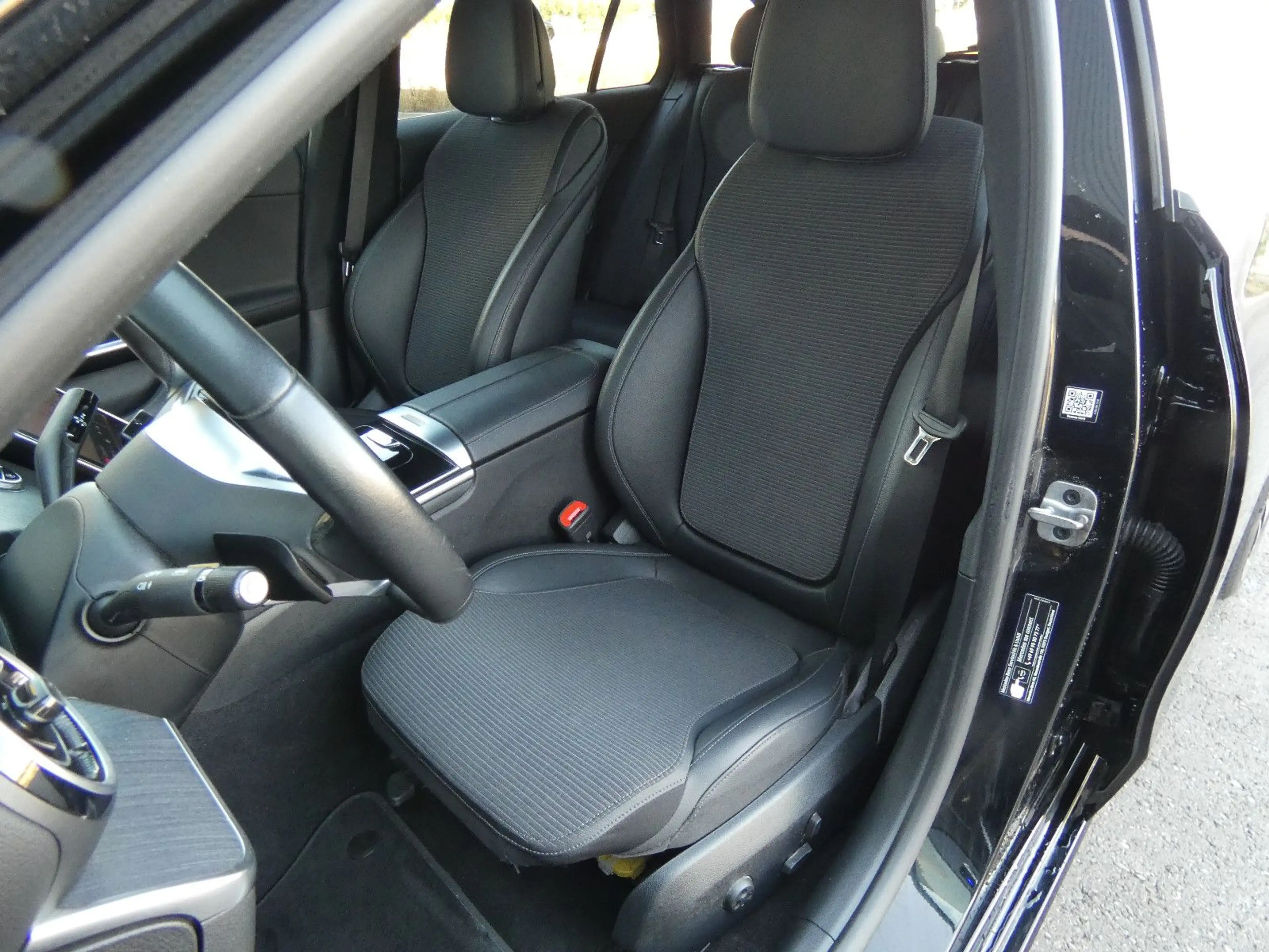 Mercedes-Benz C 300 d T Avantgarde LED Navi Distronic HiFi 18" — photo 5