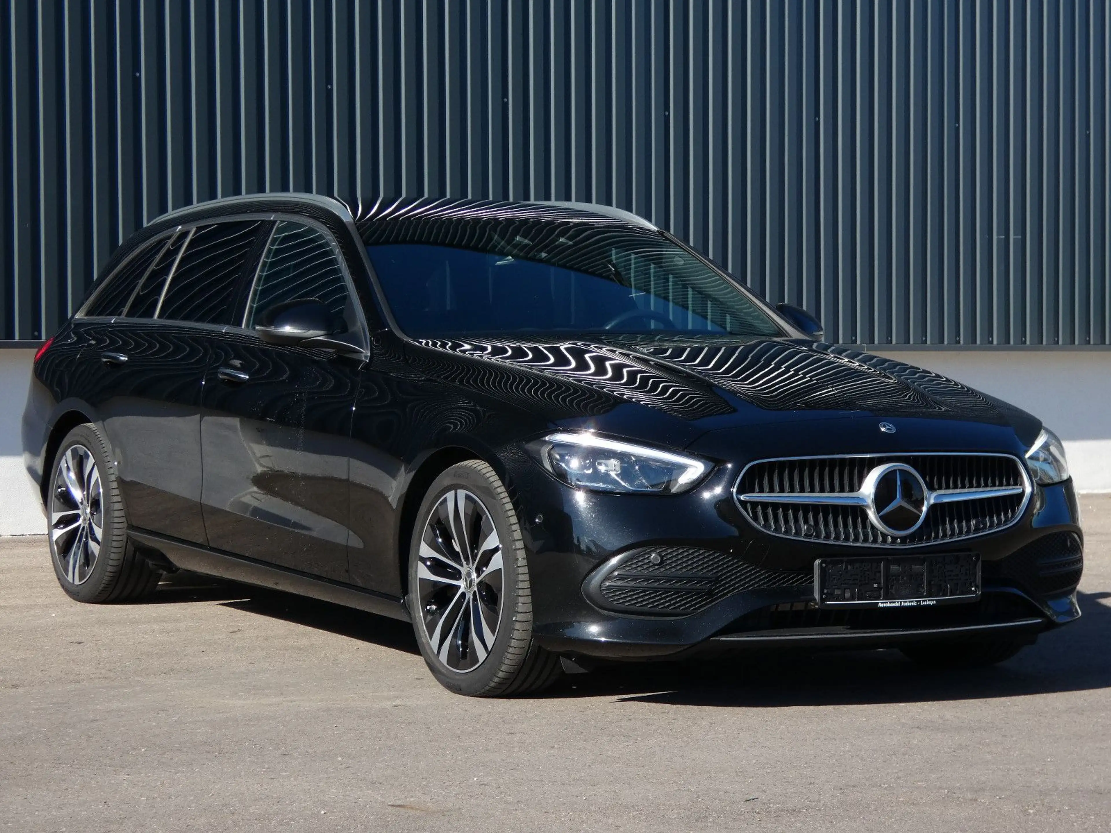Mercedes-Benz C 300 d T Avantgarde LED Navi Distronic HiFi 18" — photo 23