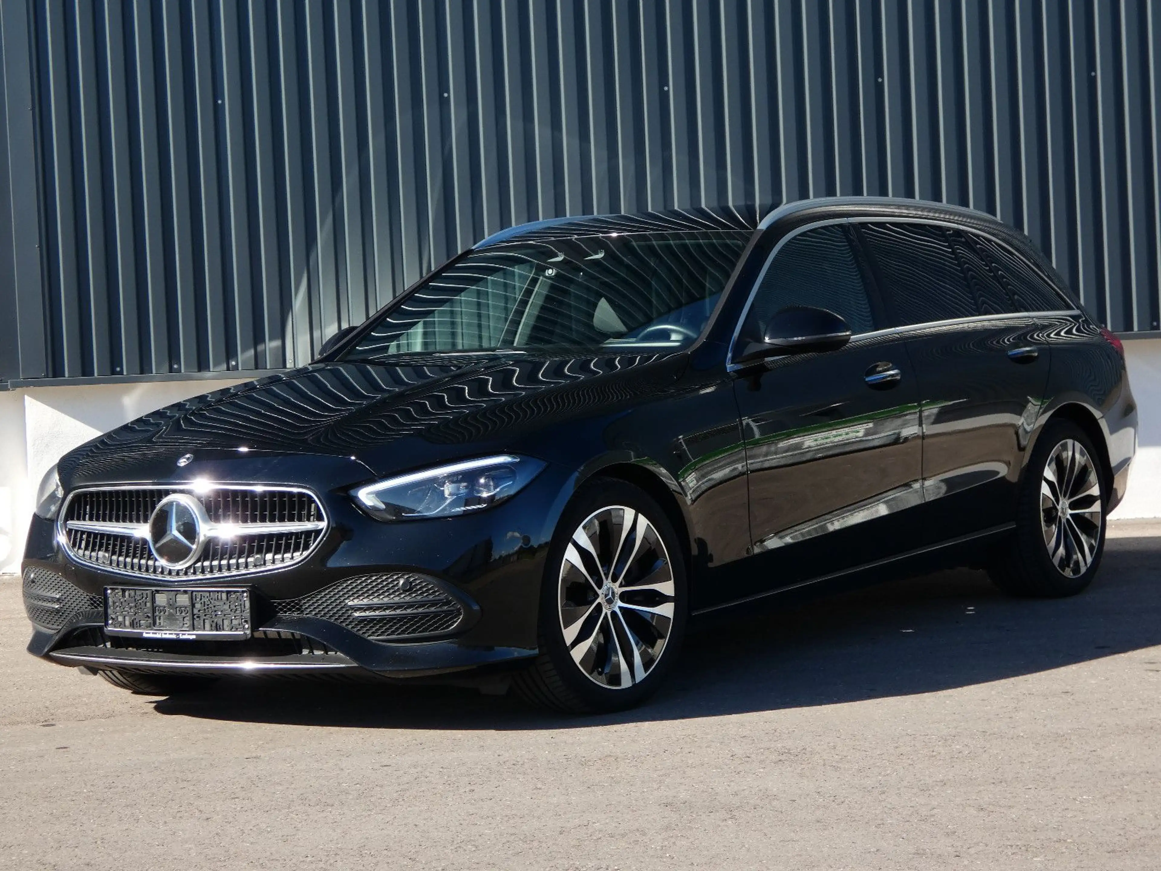 Mercedes-Benz C 300 d T Avantgarde LED Navi Distronic HiFi 18"