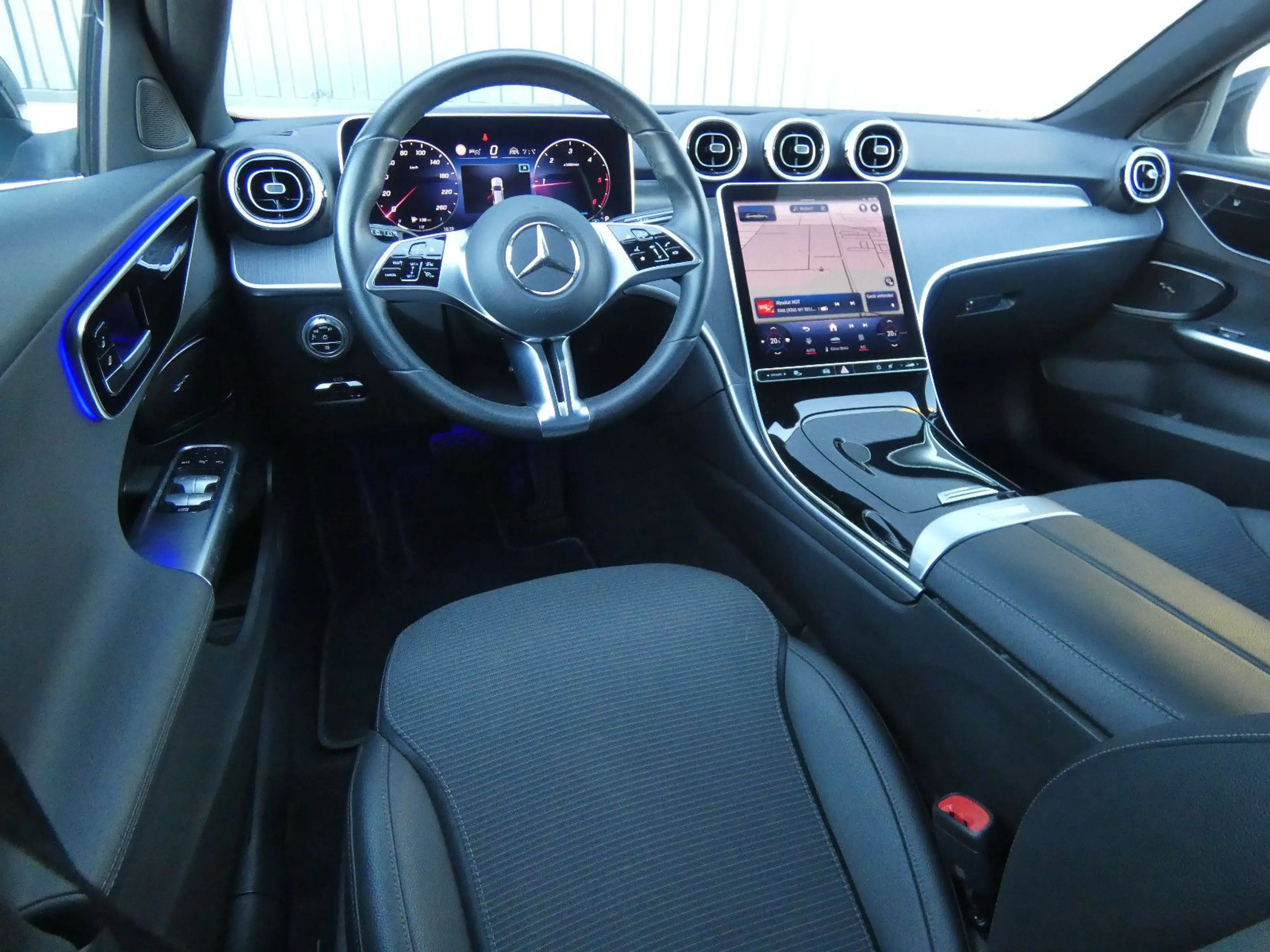 Mercedes-Benz C 300 d T Avantgarde LED Navi Distronic HiFi 18" — photo 3