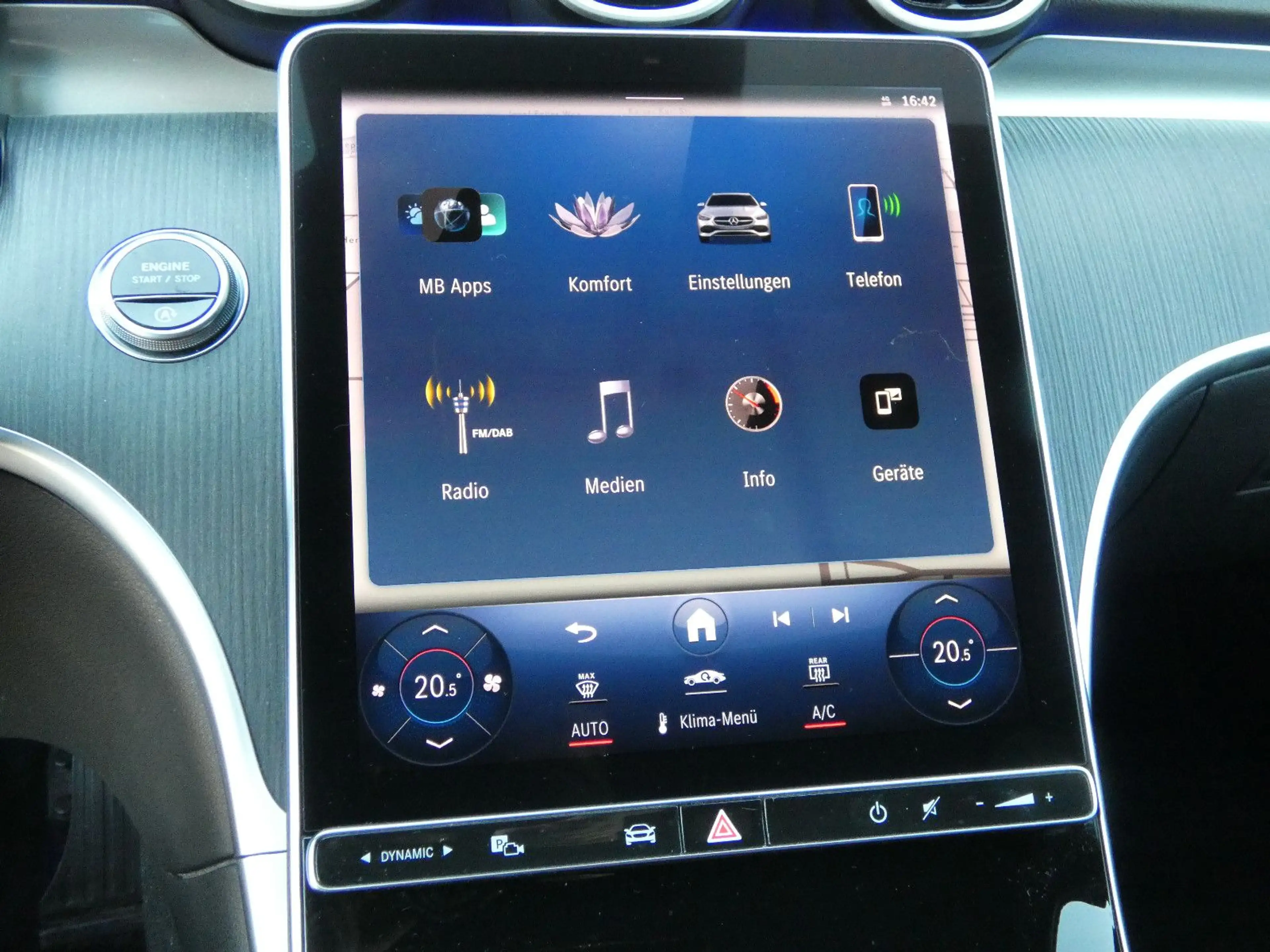 Mercedes-Benz C 300 d T Avantgarde LED Navi Distronic HiFi 18" — photo 12