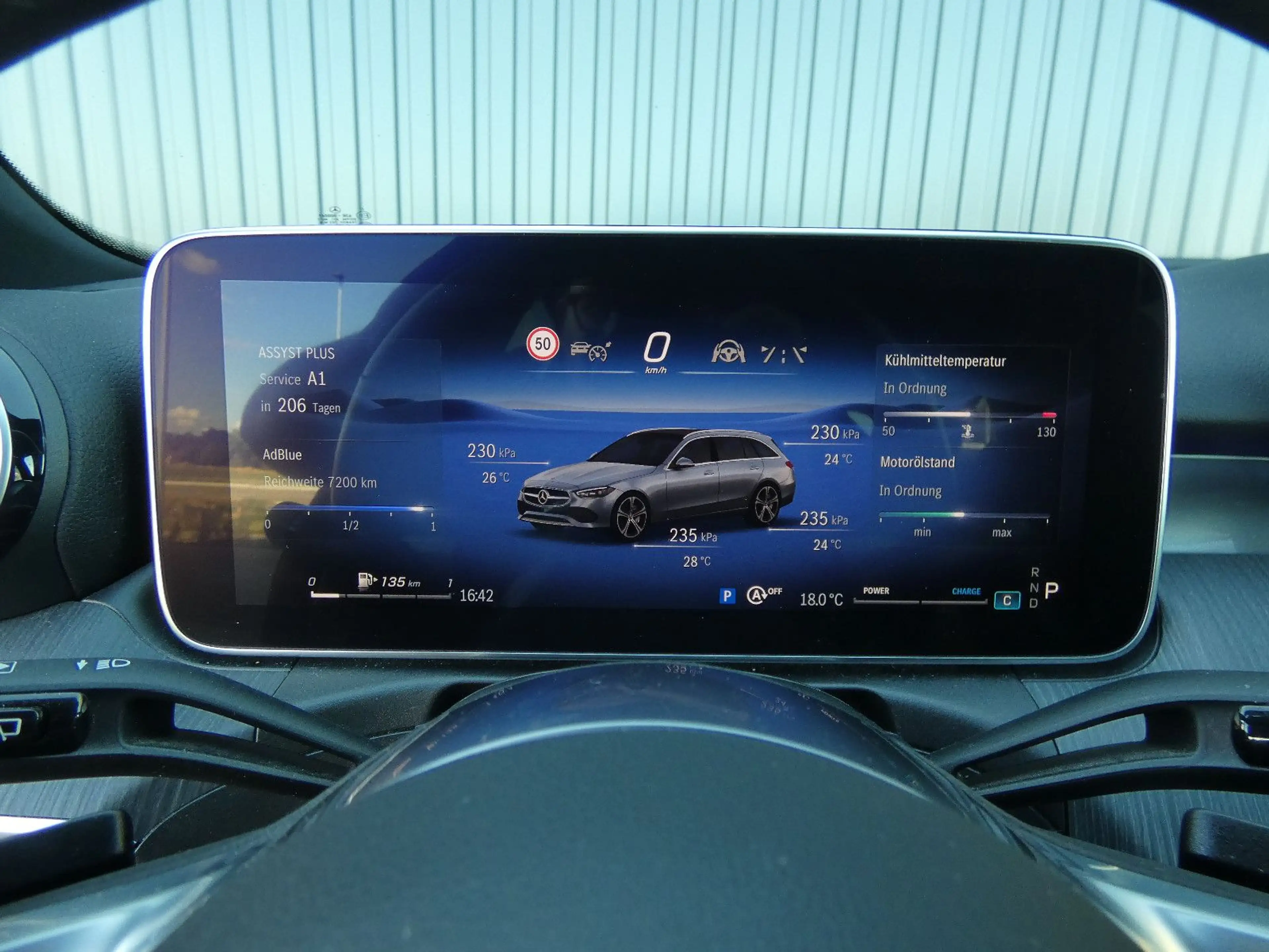 Mercedes-Benz C 300 d T Avantgarde LED Navi Distronic HiFi 18" — photo 16