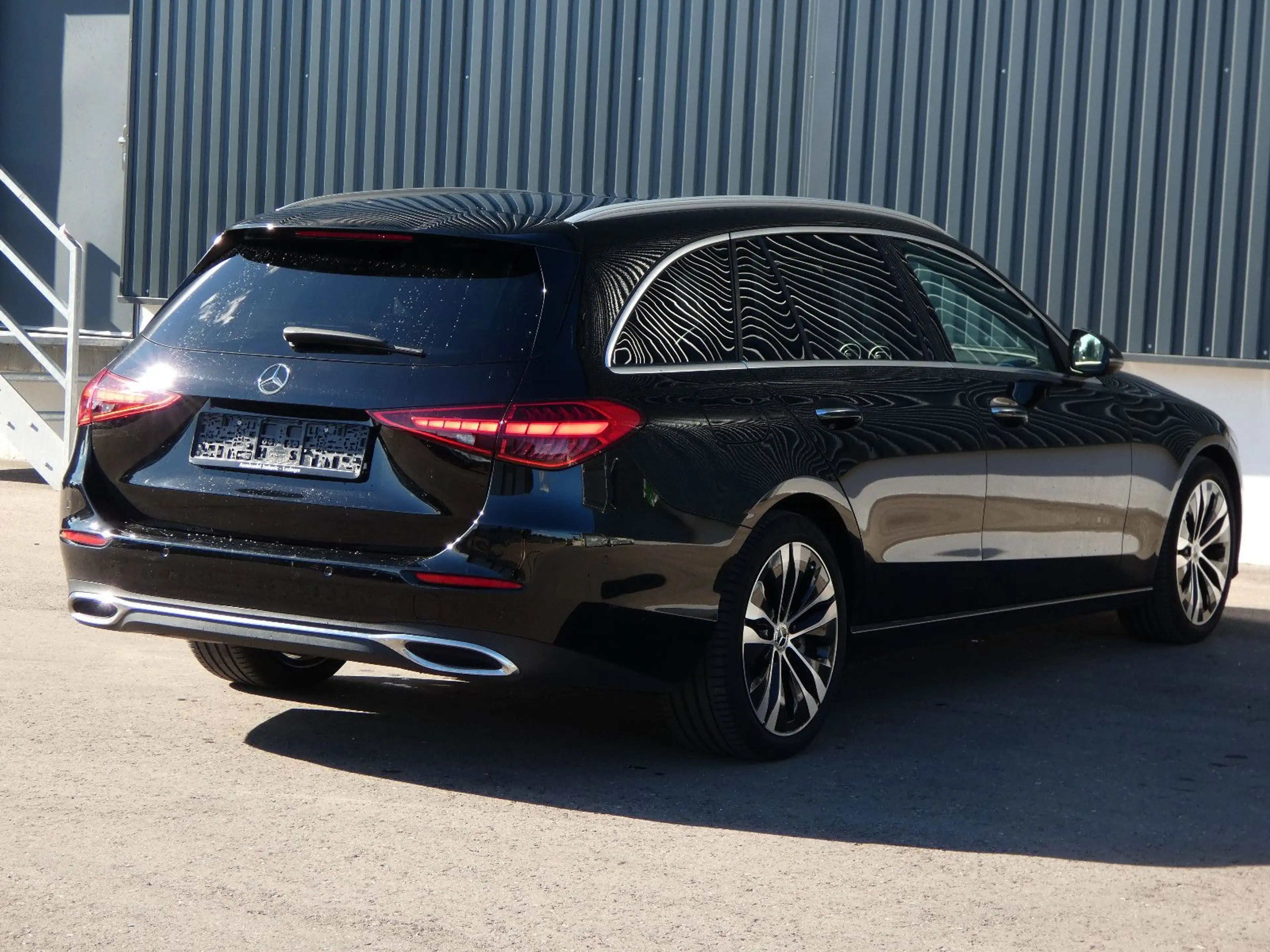 Mercedes-Benz C 300 d T Avantgarde LED Navi Distronic HiFi 18" — photo 29