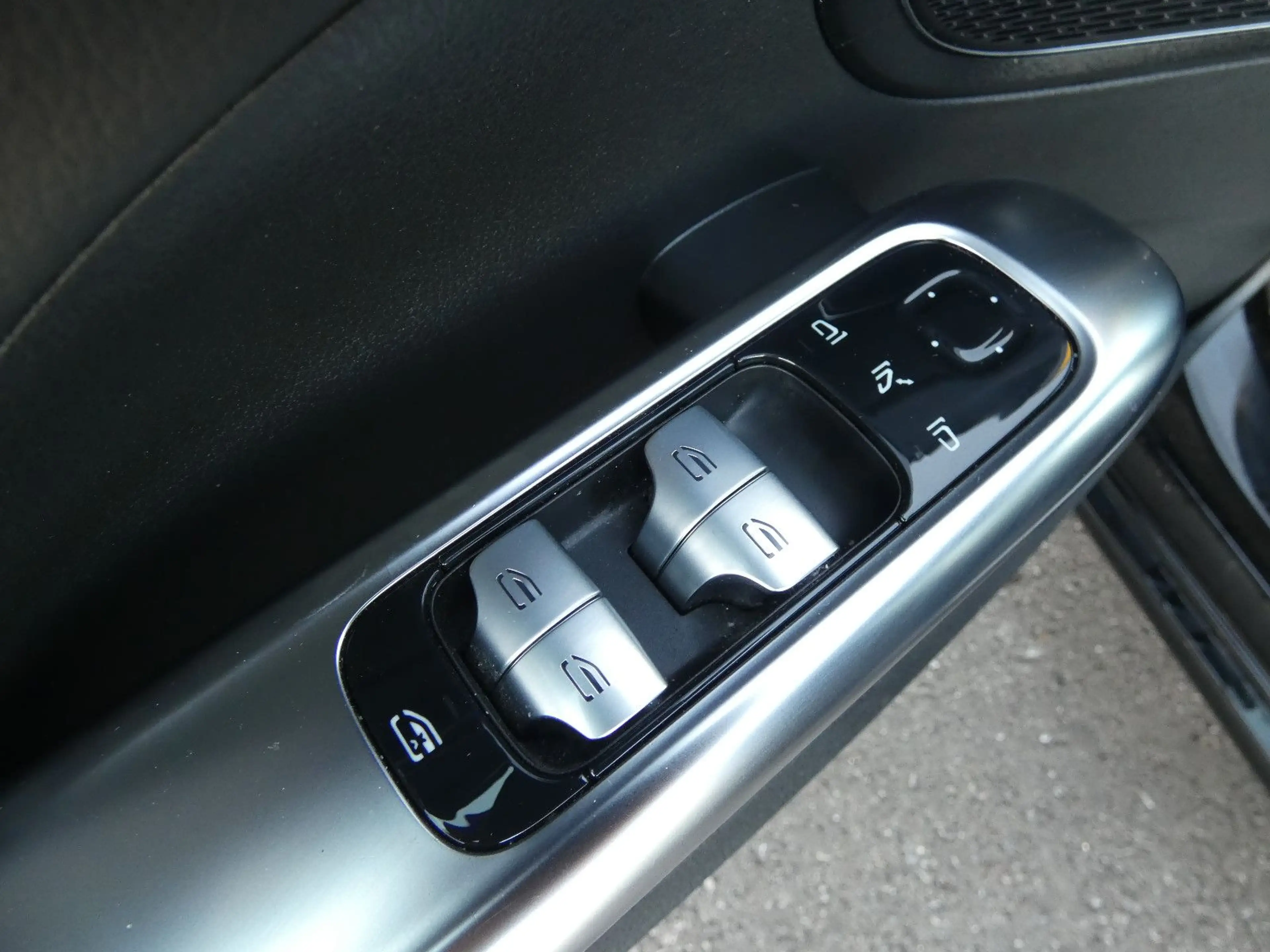Mercedes-Benz C 300 d T Avantgarde LED Navi Distronic HiFi 18" — photo 20
