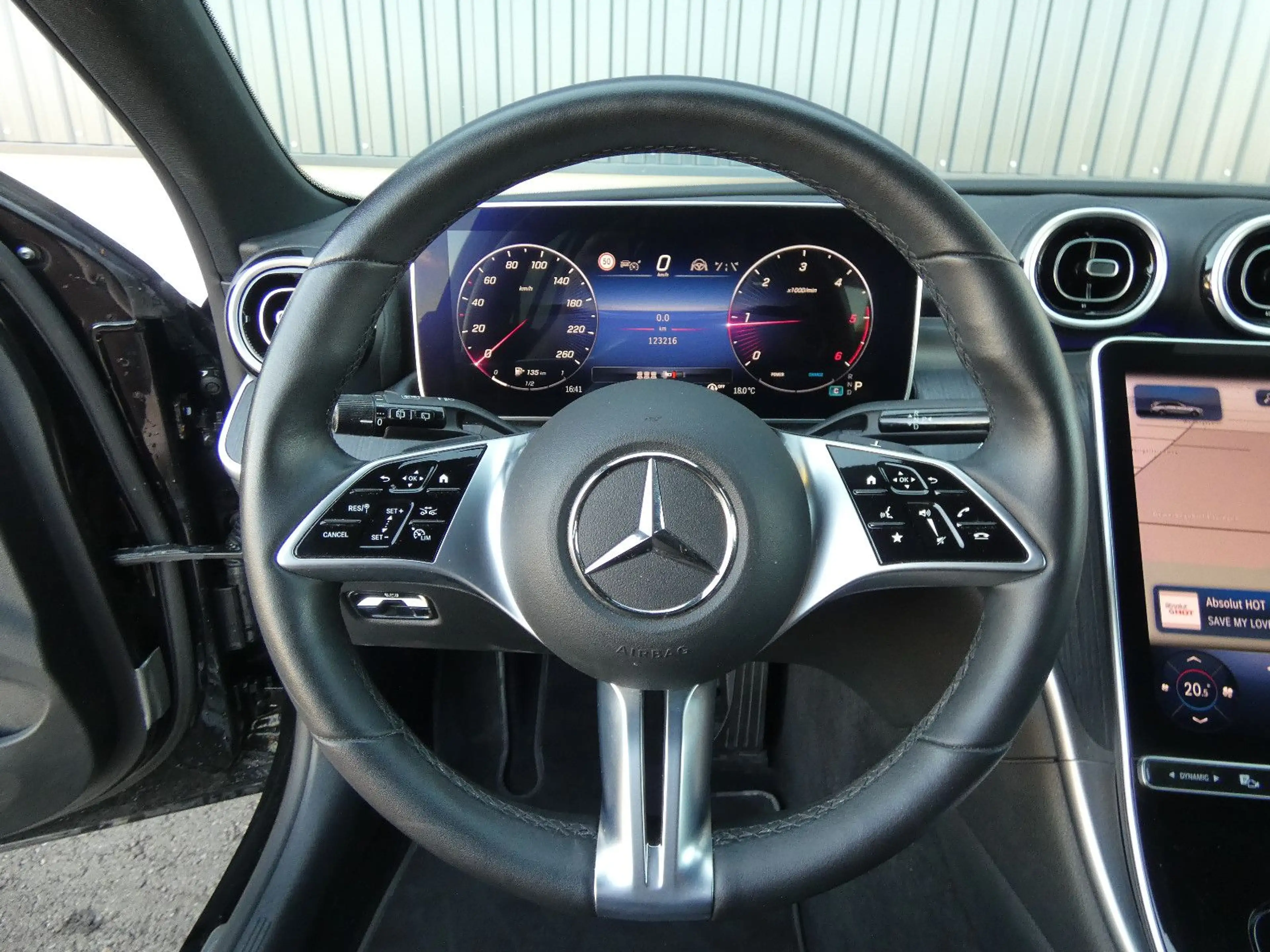 Mercedes-Benz C 300 d T Avantgarde LED Navi Distronic HiFi 18" — photo 13