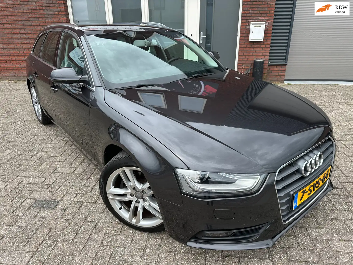 Audi A4 Avant 1.8 TFSI Business Edition / Navi / PDC / Cru Grijs - 1