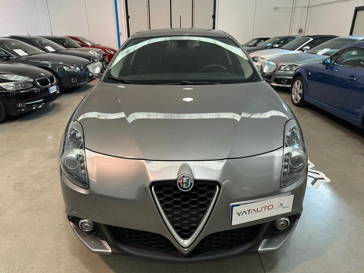 Alfa Romeo Giulietta 1.6 jtdm Distinctive 120cv Gris - 2