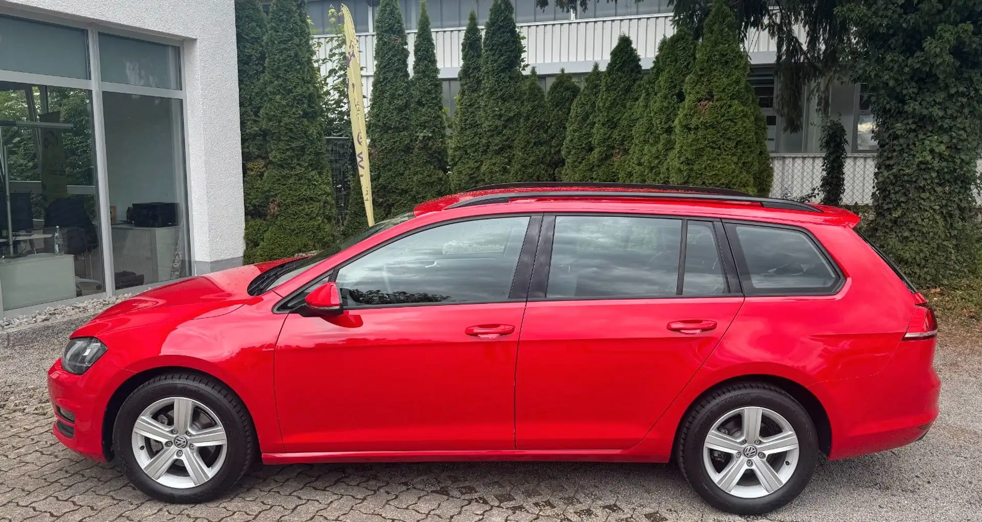Volkswagen Golf VII Variant Comfortline BMT Rouge - 2