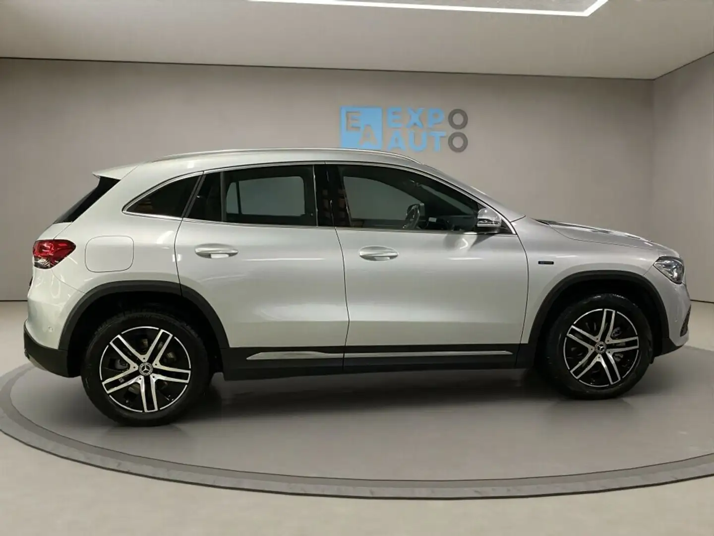 Mercedes-Benz GLA 250 e Gris - 2