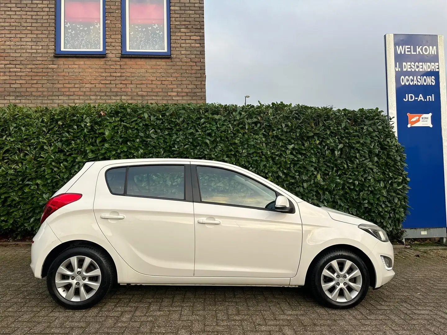 Hyundai i20 1.2i i-Motion Airco, Lmv, Elec.Pakket!!!! Blanc - 2