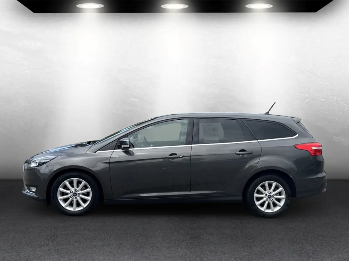 Ford Focus Turnier Titanium 1.0 EcoBoost Grau - 2