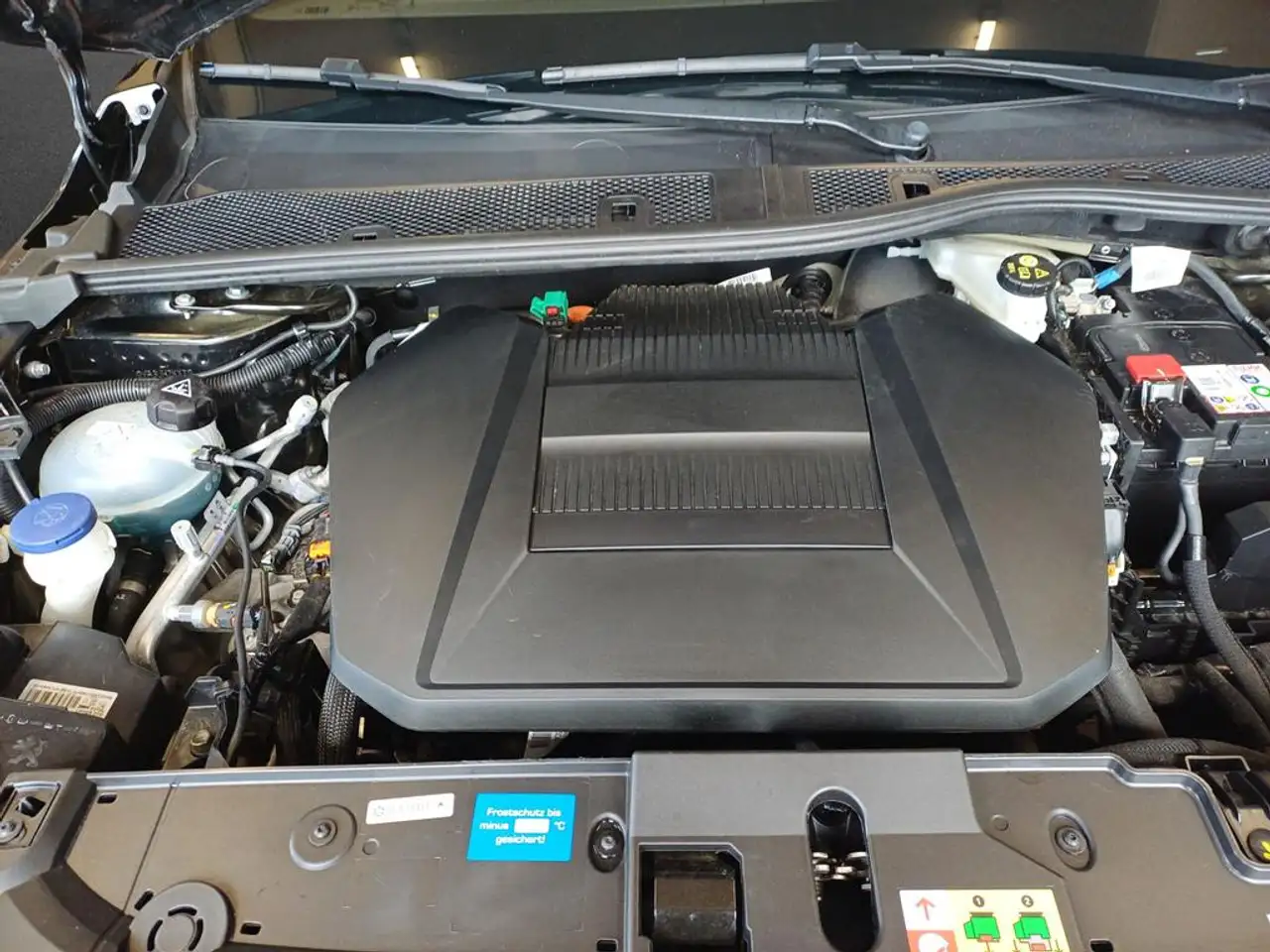 Peugeot 208 e- GT, миниатюра 5