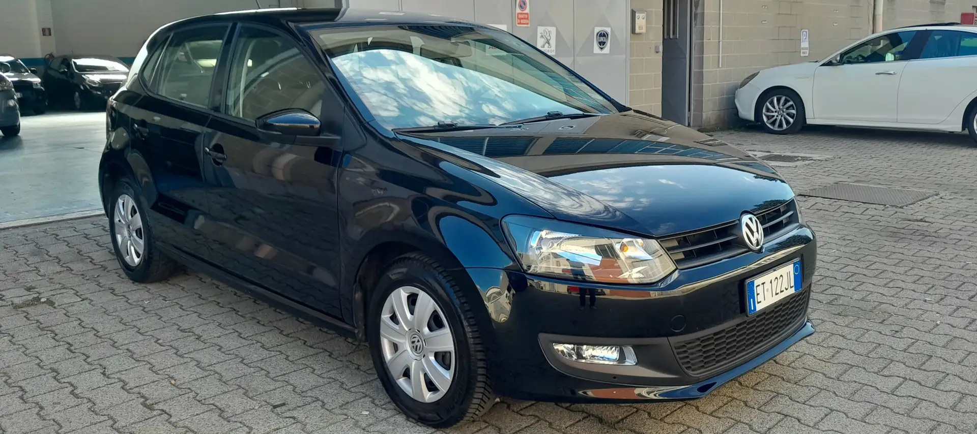 Volkswagen Polo 1.2 Trendline 5P NeopatentatiOK Schwarz - 1