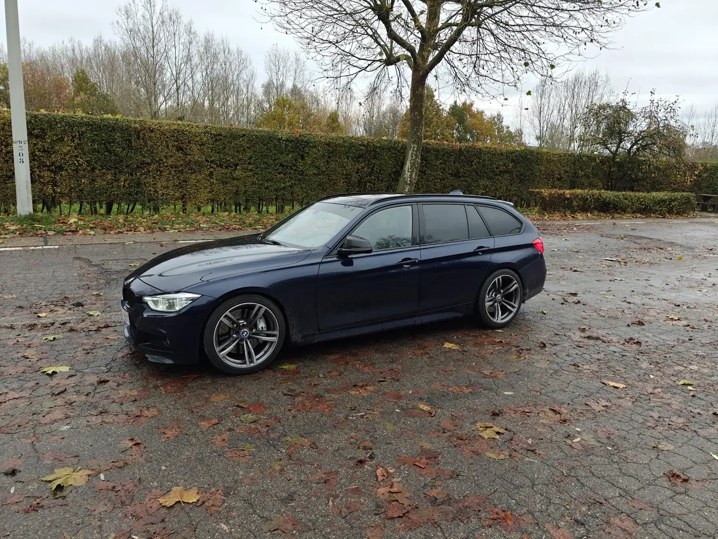 BMW 330 330d Touring Aut. M Sport - 2