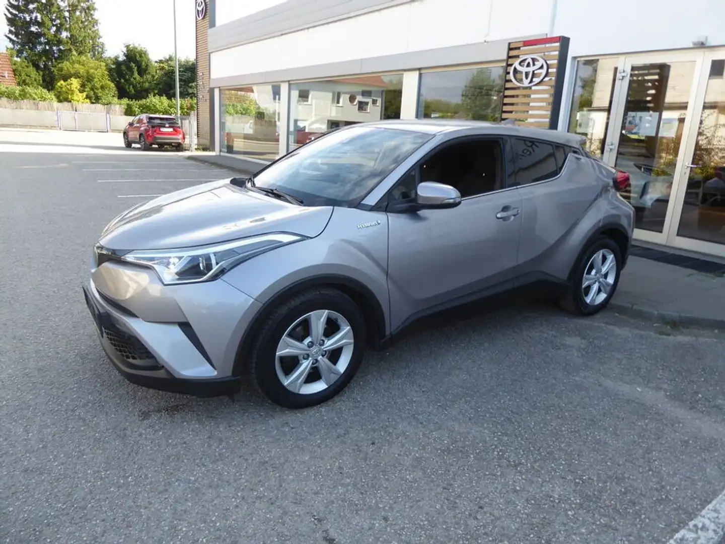 Toyota C-HR 1,8 Hybrid Grau - 2