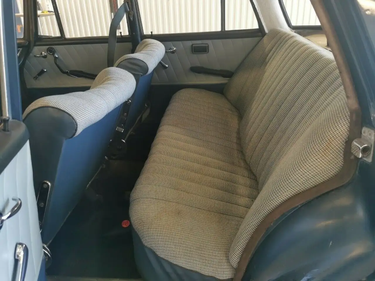Mercedes-Benz 190 OLDTIMER 190 HECKFLOSSE IMPORT AUS SCHWEDEN, foto 6