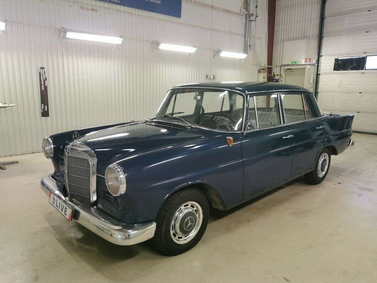 Second hand Mercedes Benz 190 2.0