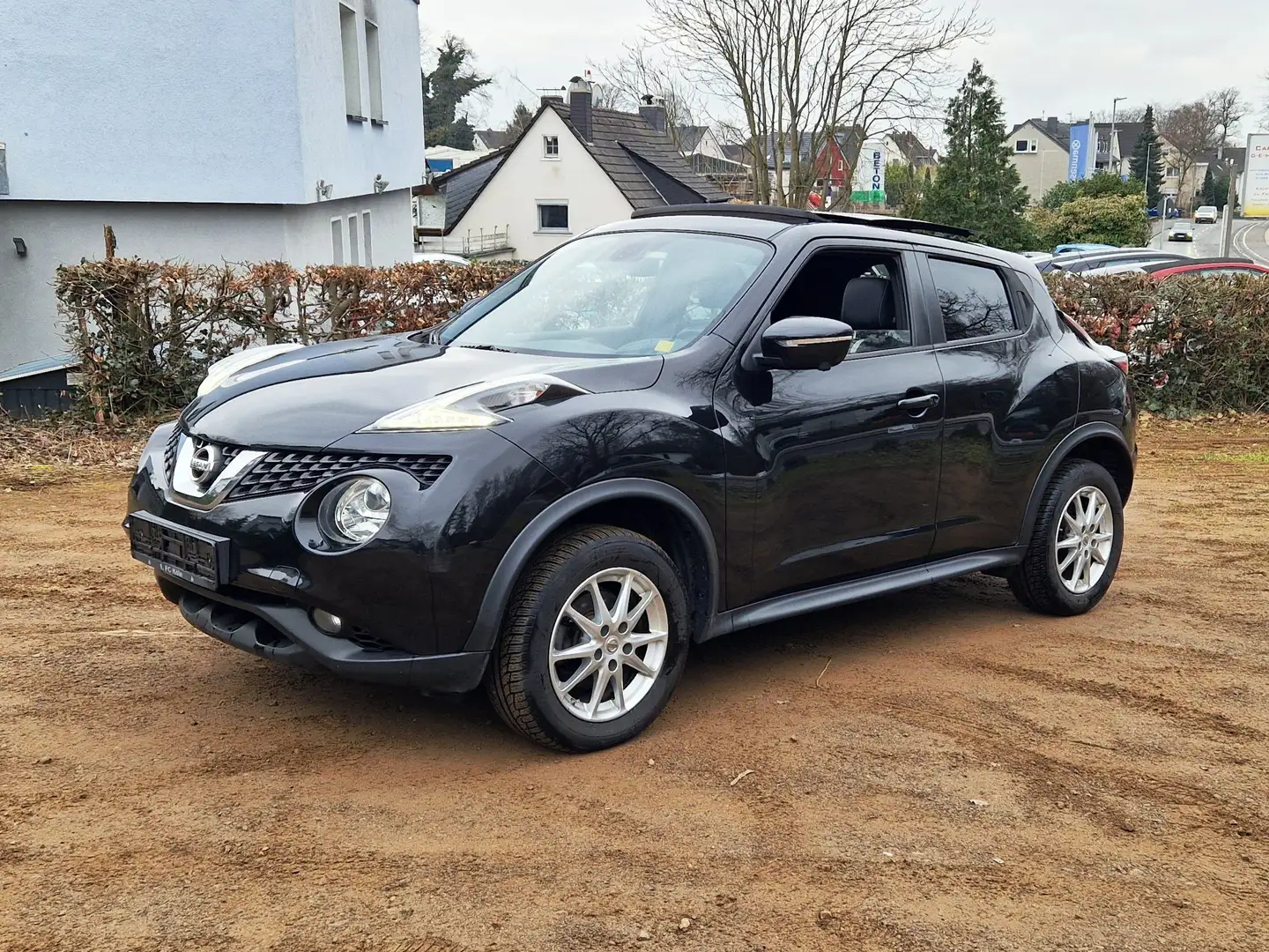 Nissan Juke Tekna/Getriebeprobleme Fahrbereit/Vollausstattung/ Schwarz - 1