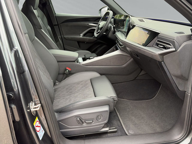 Audi Q5 SUV TFSI qu. edition one S line S tronic AHK — photo 9