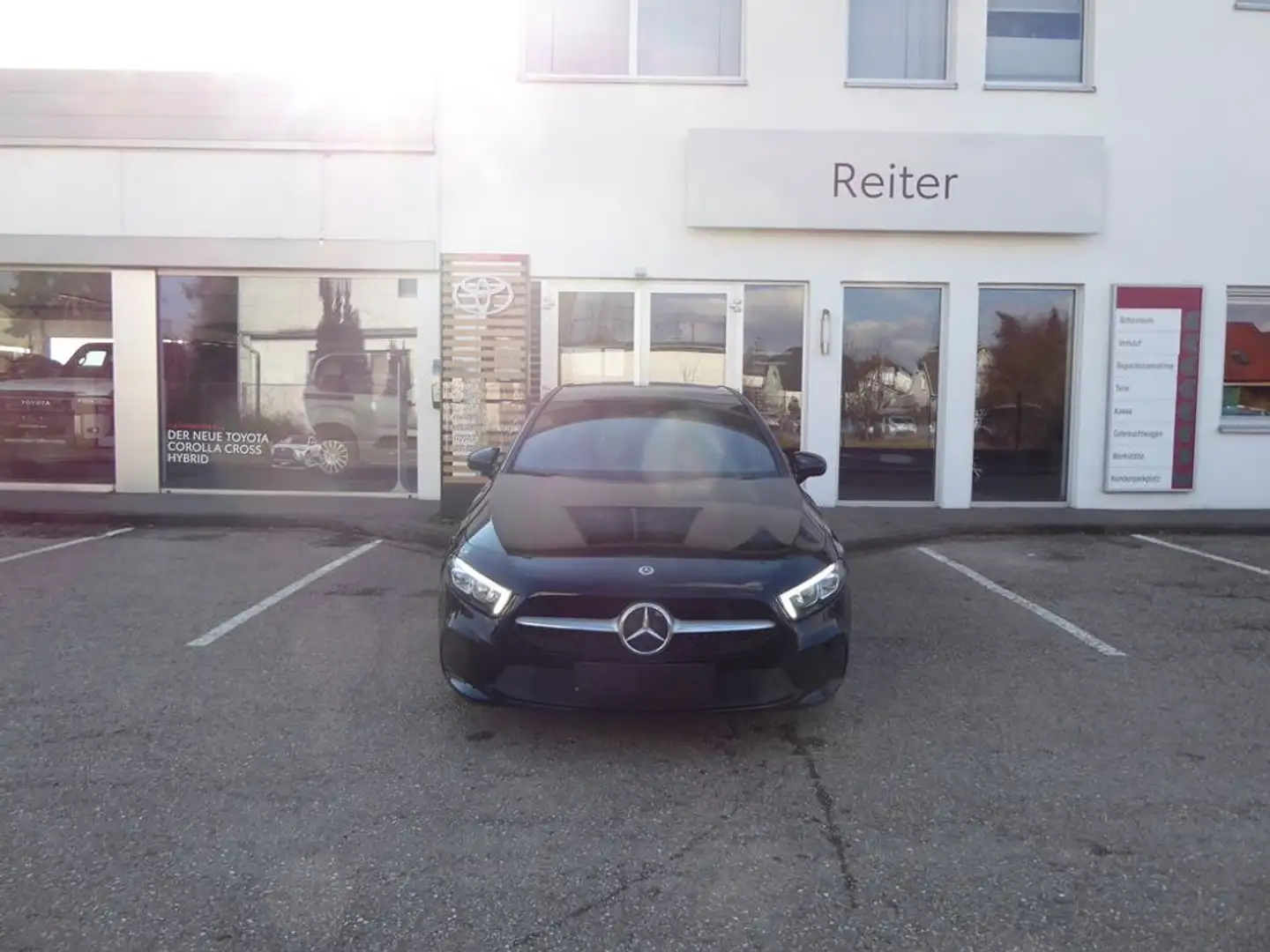 Mercedes-Benz A 180 d Aut. *LED*PANO*AHK*KAMERA* Schwarz - 1