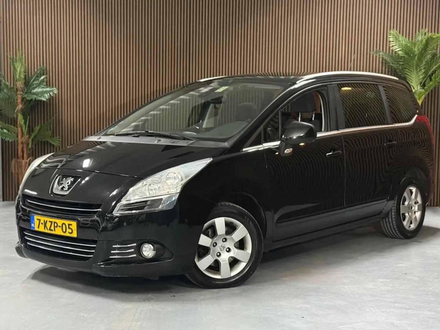 Peugeot 5008 1.6 THP Style 5p. Nieuw ketting Schwarz - 1