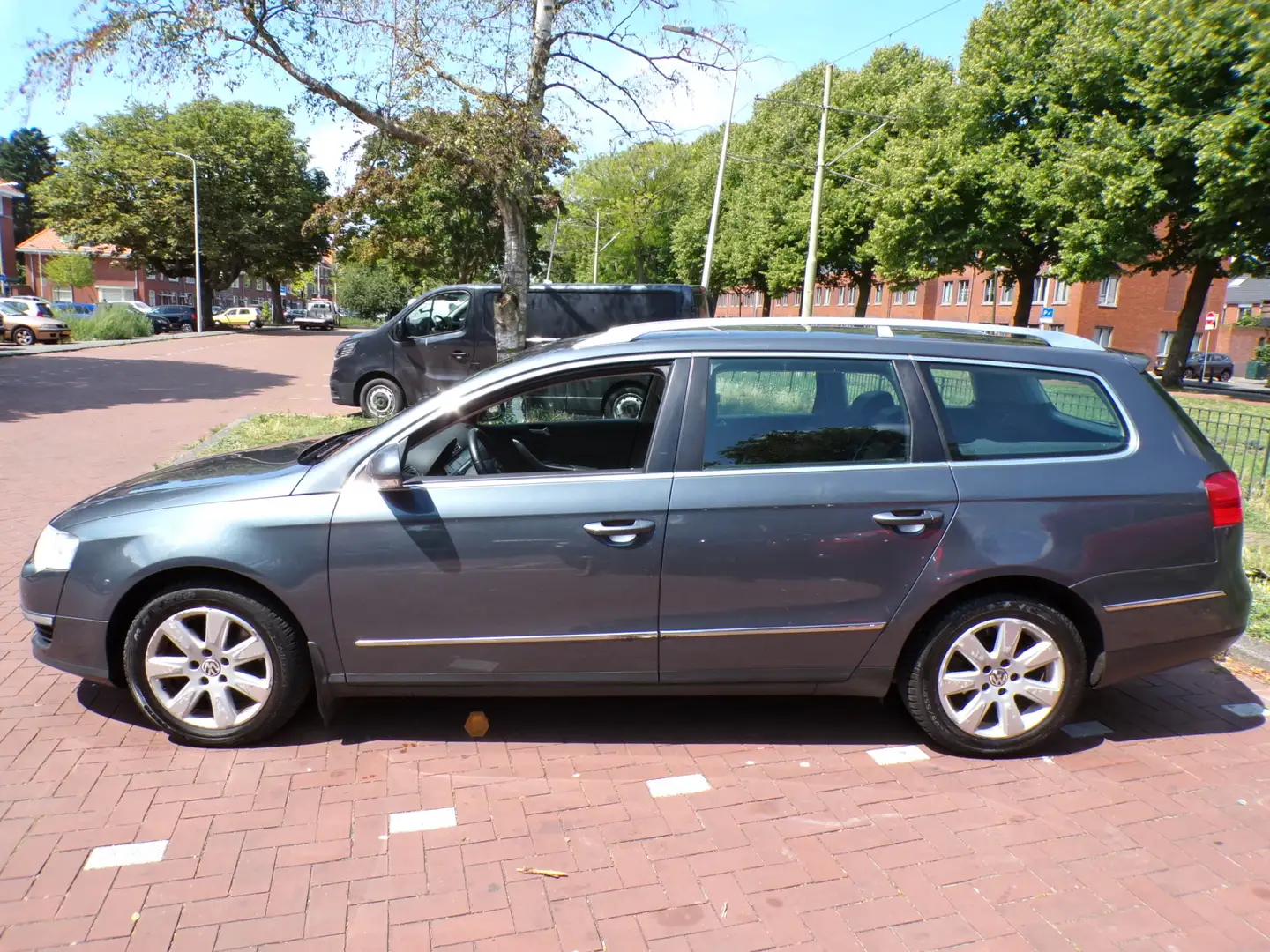 Volkswagen Passat Variant 1.4 TSI Trendline EcoFuel AUTOMAAT RIJDT GOED..... Grijs - 2