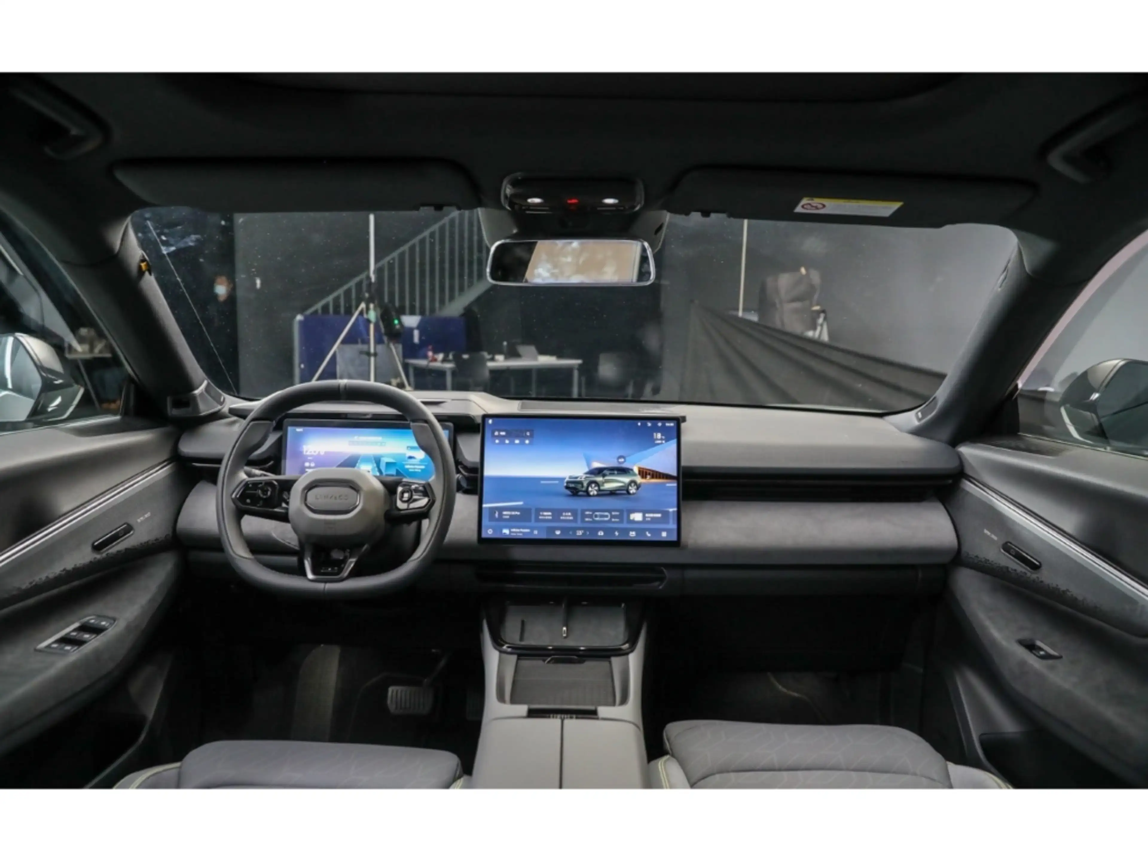 Lynk & Co 08 1.5 PlugIn Hybrid / 200KM Elektr. / 0% Fin. / 4 Ja — photo 12
