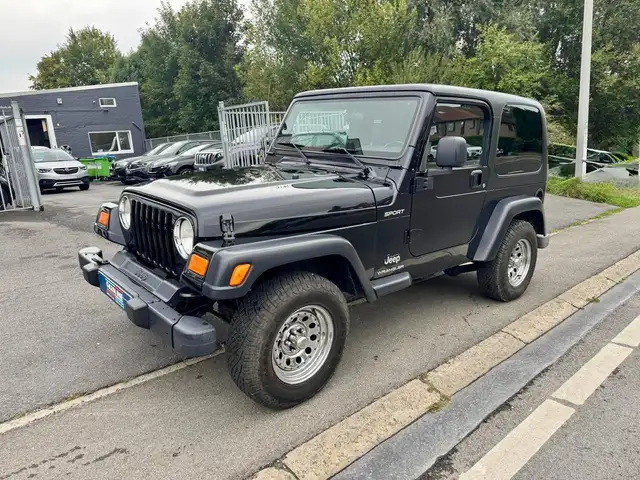 Jeep Wrangler 2.4i 16v Sport hard top " belgium car pass "