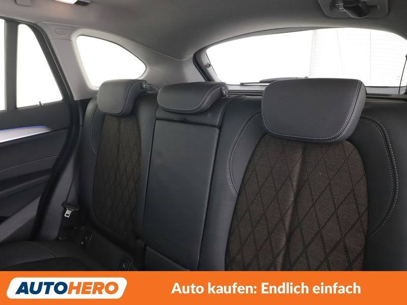 BMW X1 sDrive 18d xLine — photo 14