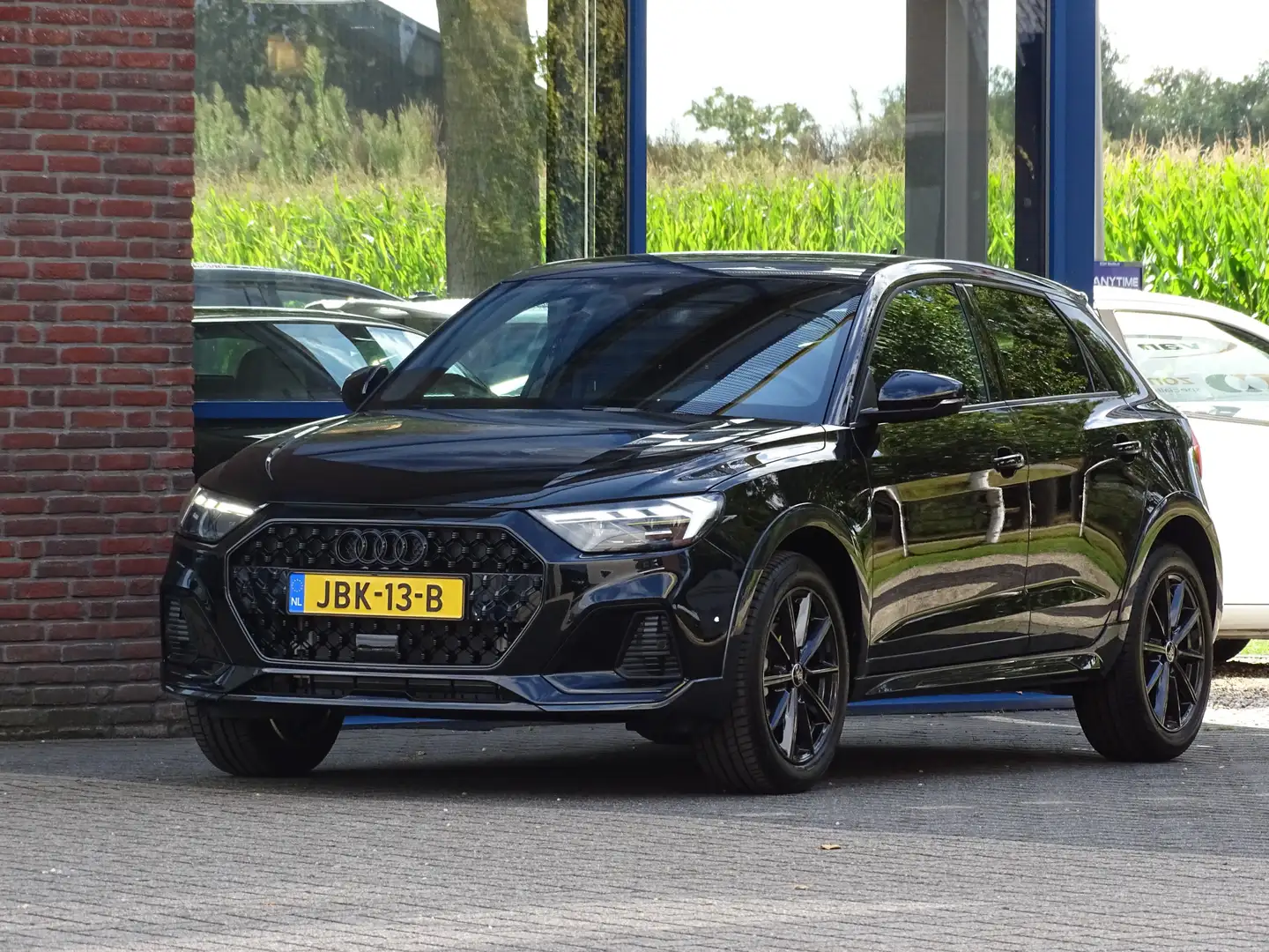 Audi A1 allstreet 30 TFSI Advanced edition 116 pk Noir - 1