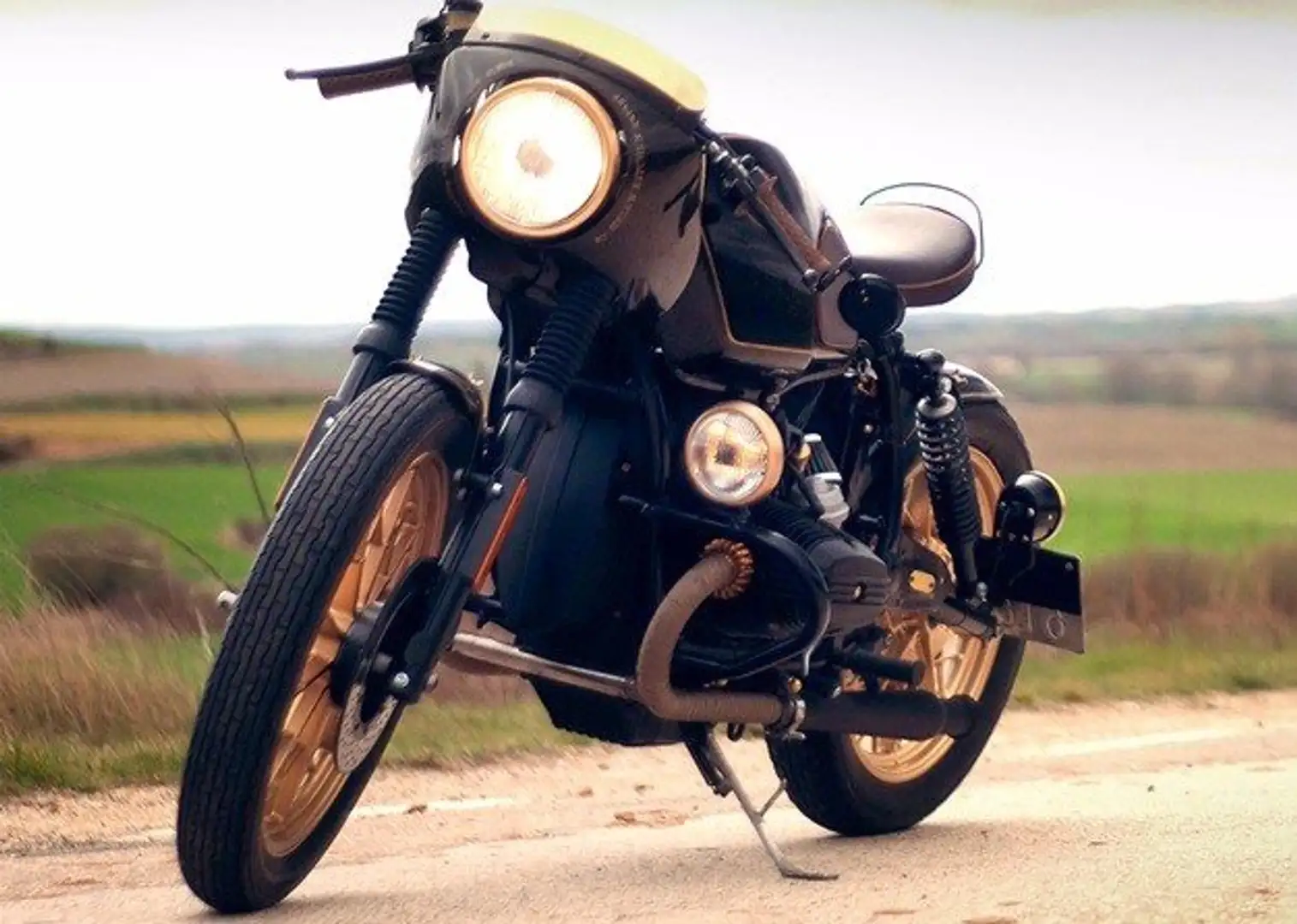 BMW R 65 Café Racer Negru - 1