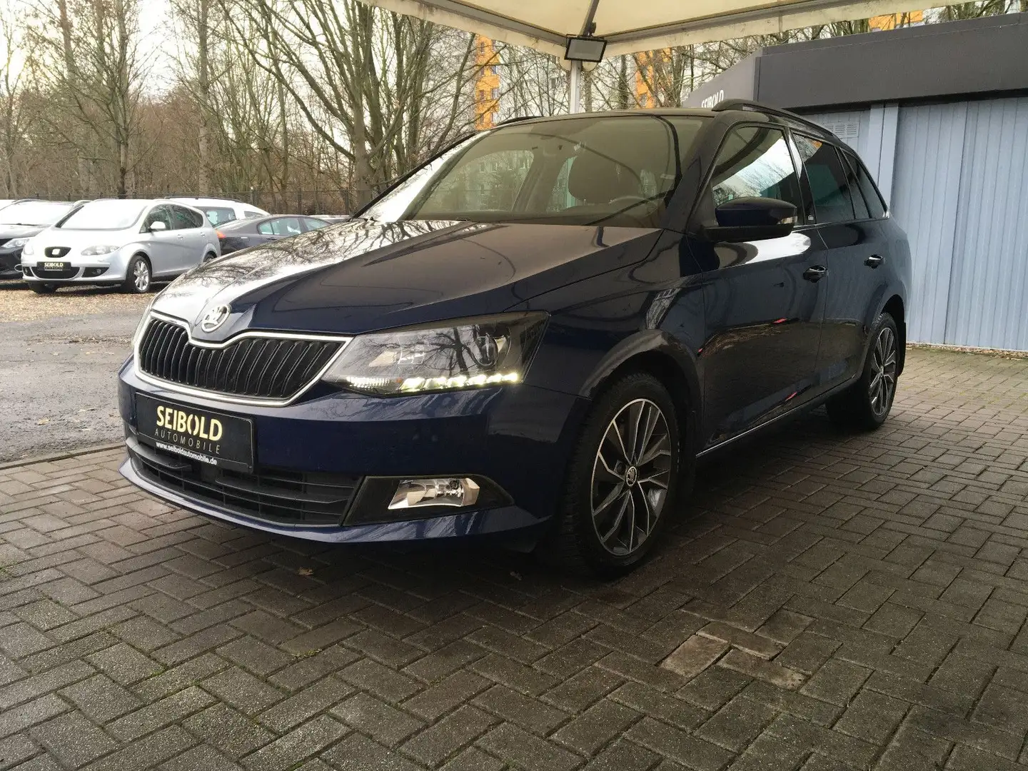 Skoda Fabia 1.2 TSI Combi Edition Autom/1.Hd/Klimatr Blau - 1