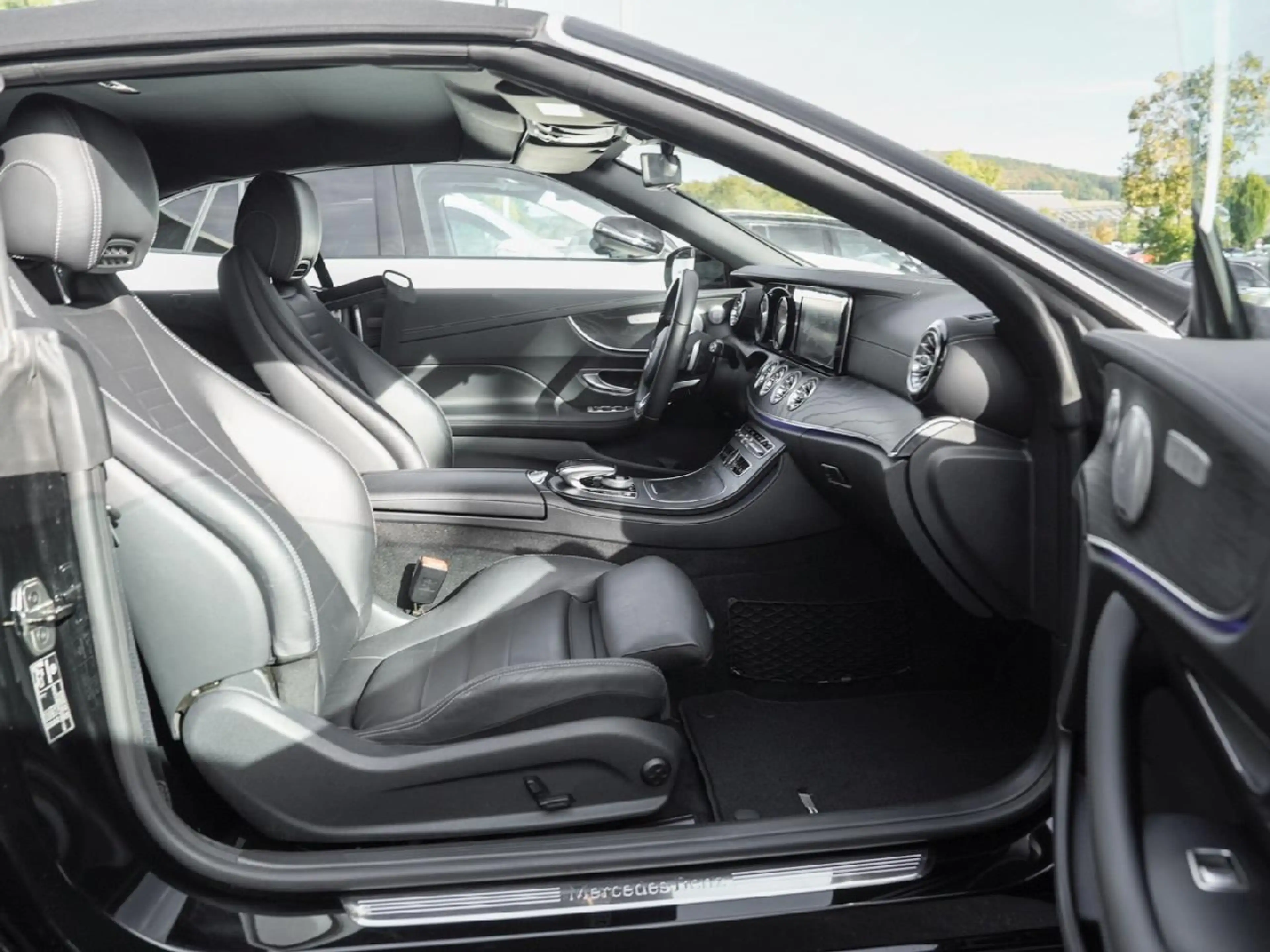 Mercedes-Benz E 400 4M Cabrio AMG Night Kamera Burmester — photo 9