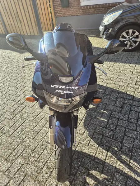 Honda VTR 1000 - foto 5