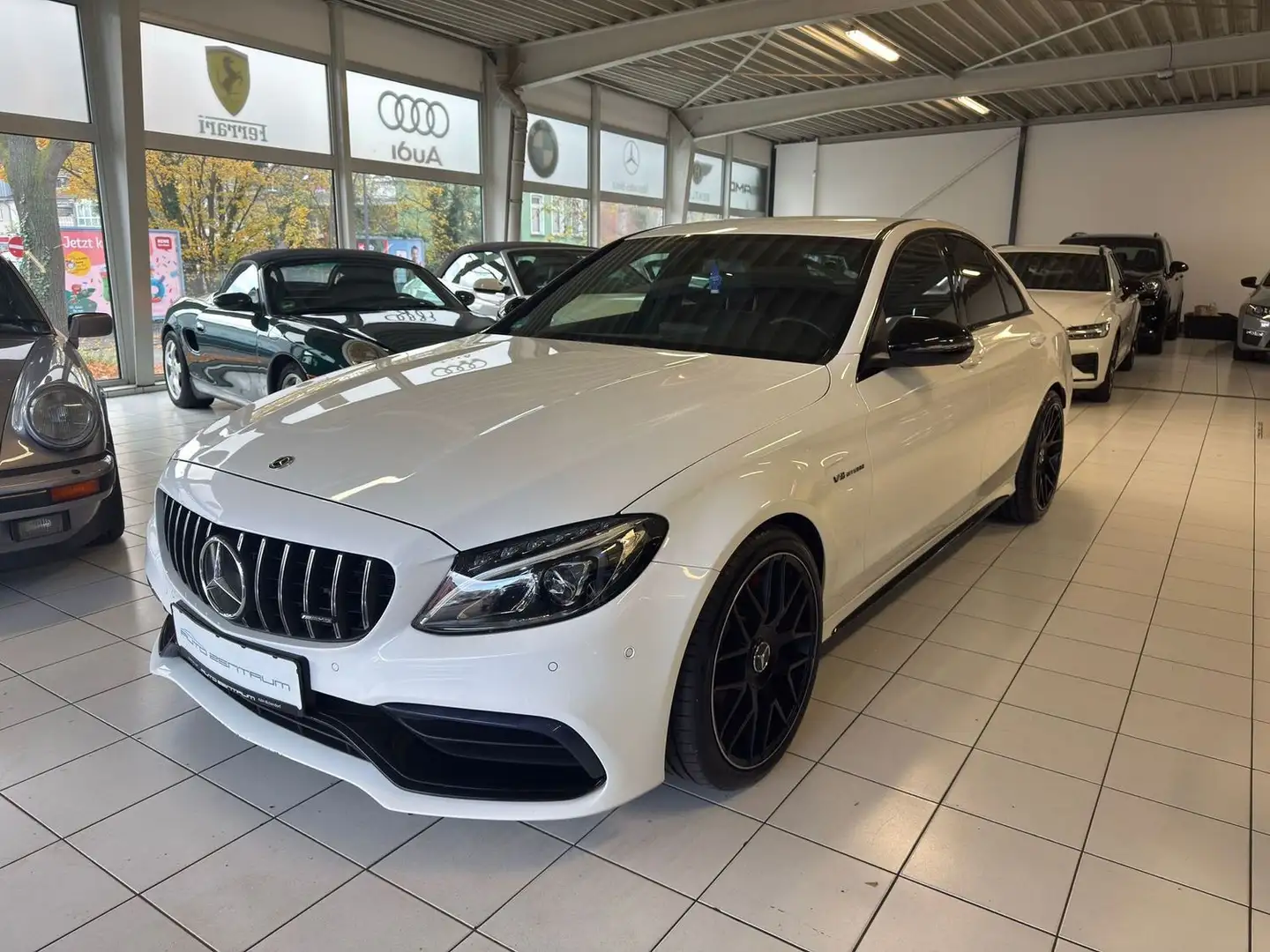 Mercedes-Benz C 63 AMG Navi/ 2.Hand/ Sehr gepflegt/ 19 ZOLL Weiß - 1