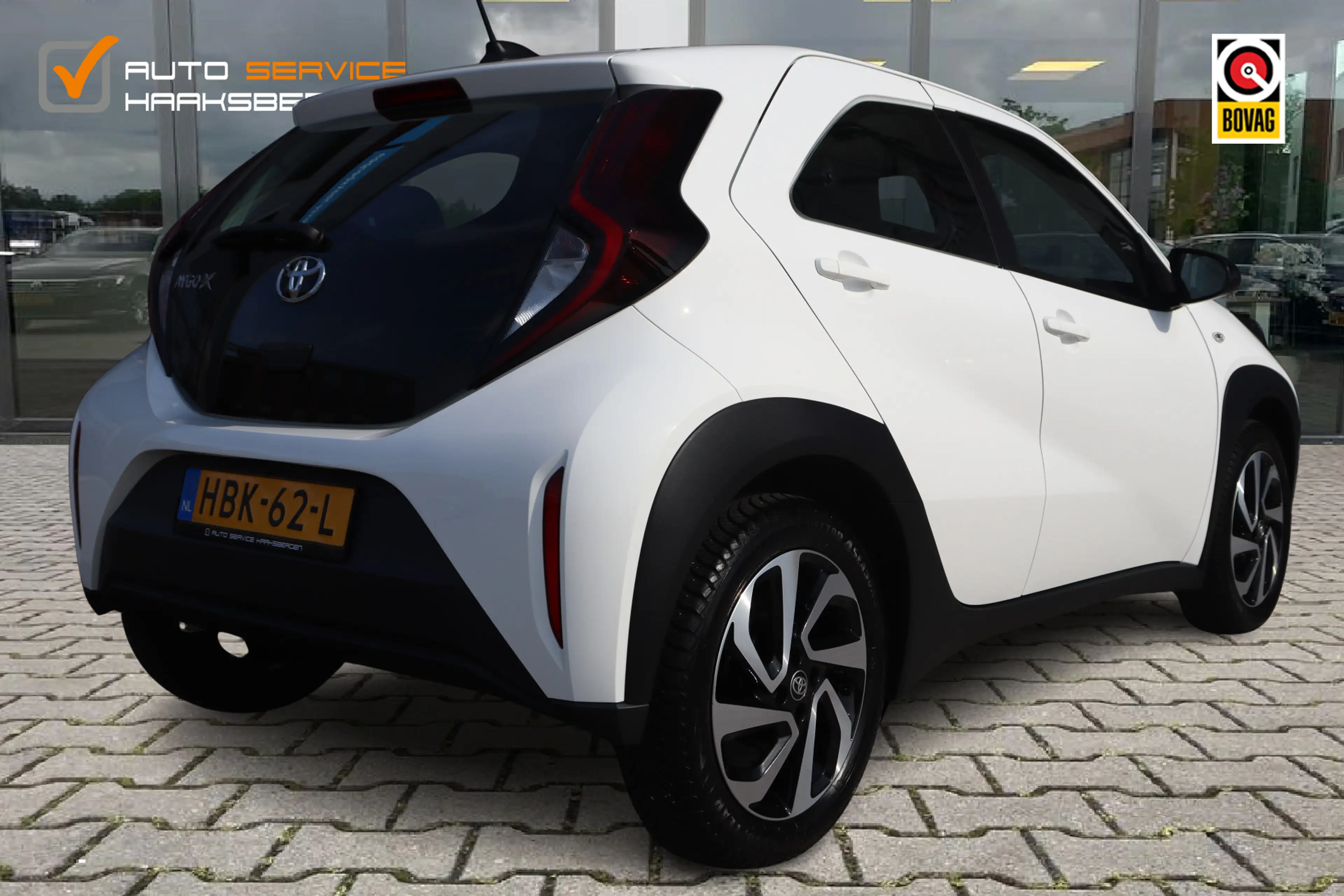 Toyota Aygo X 1.0 VVT-i S-CVT Play | Camera | 17 Inch | All Seas — photo 4