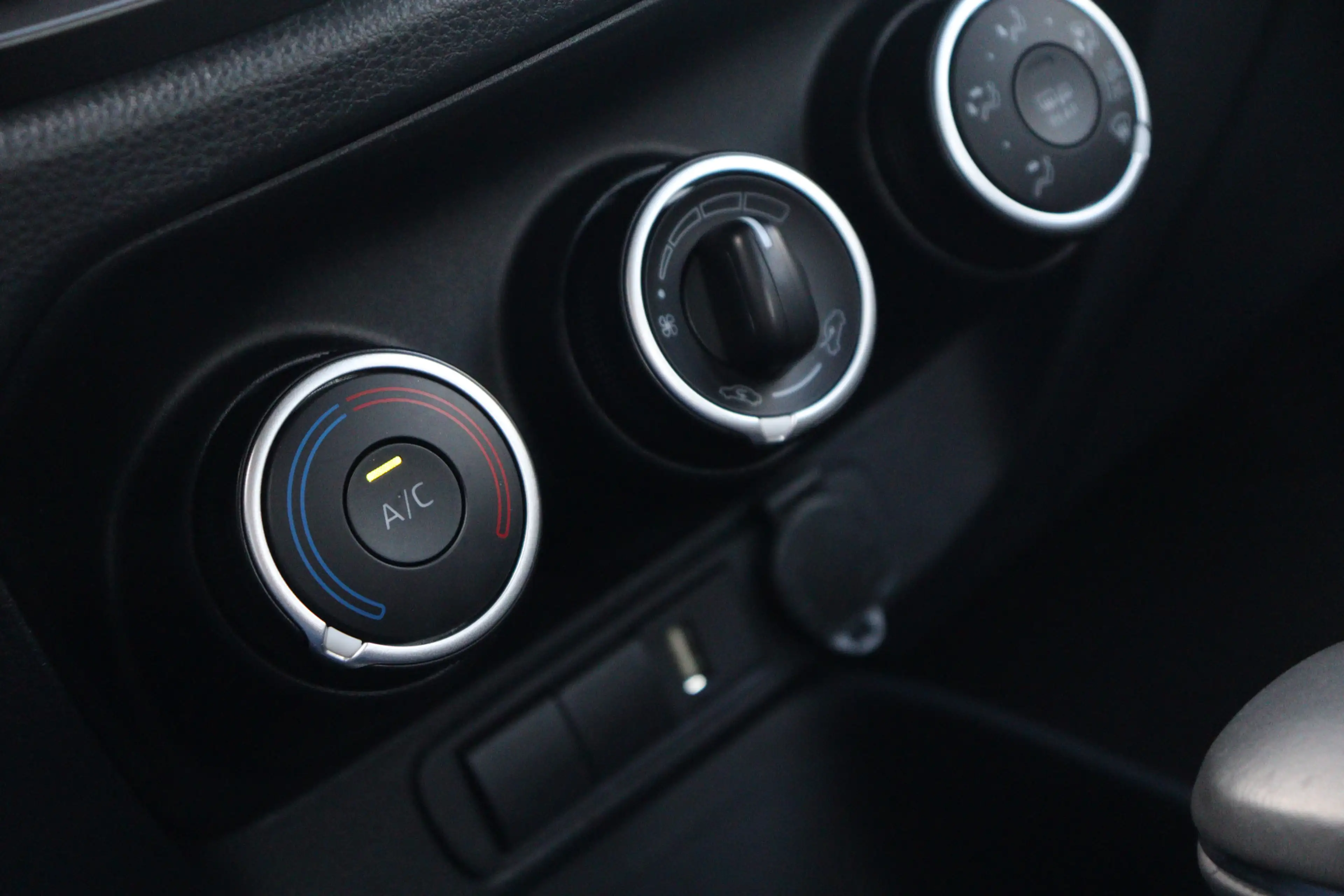 Toyota Aygo X 1.0 VVT-i S-CVT Play | Camera | 17 Inch | All Seas — photo 24
