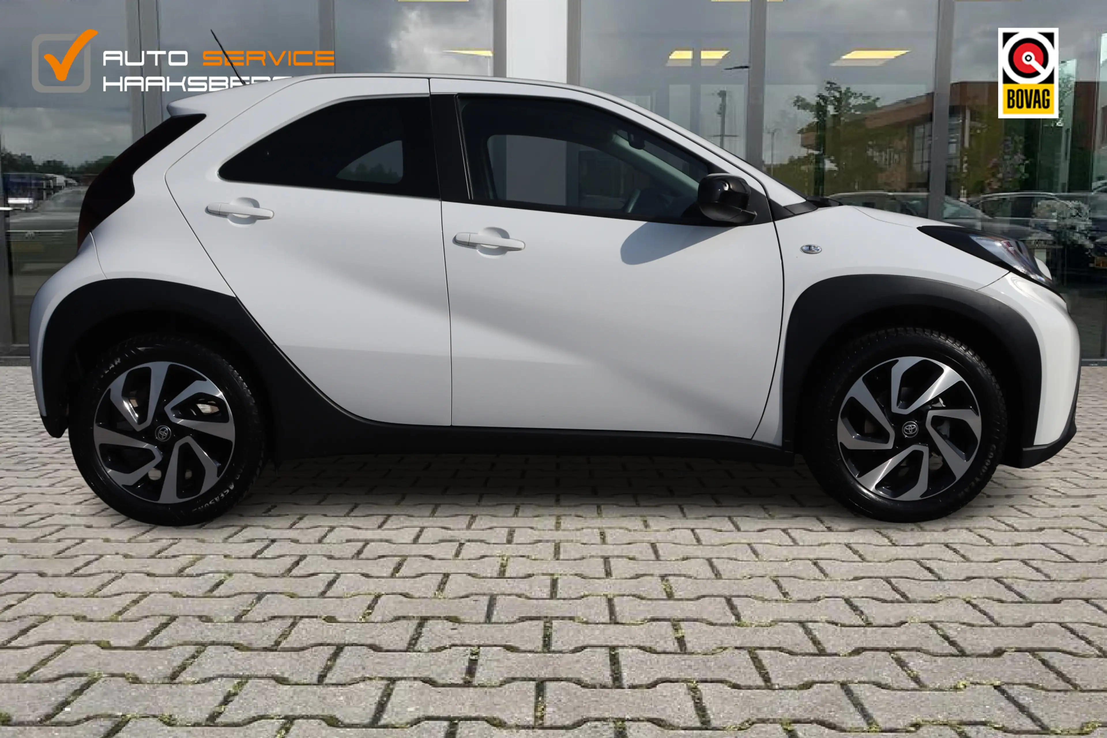 Toyota Aygo X 1.0 VVT-i S-CVT Play | Camera | 17 Inch | All Seas — photo 5