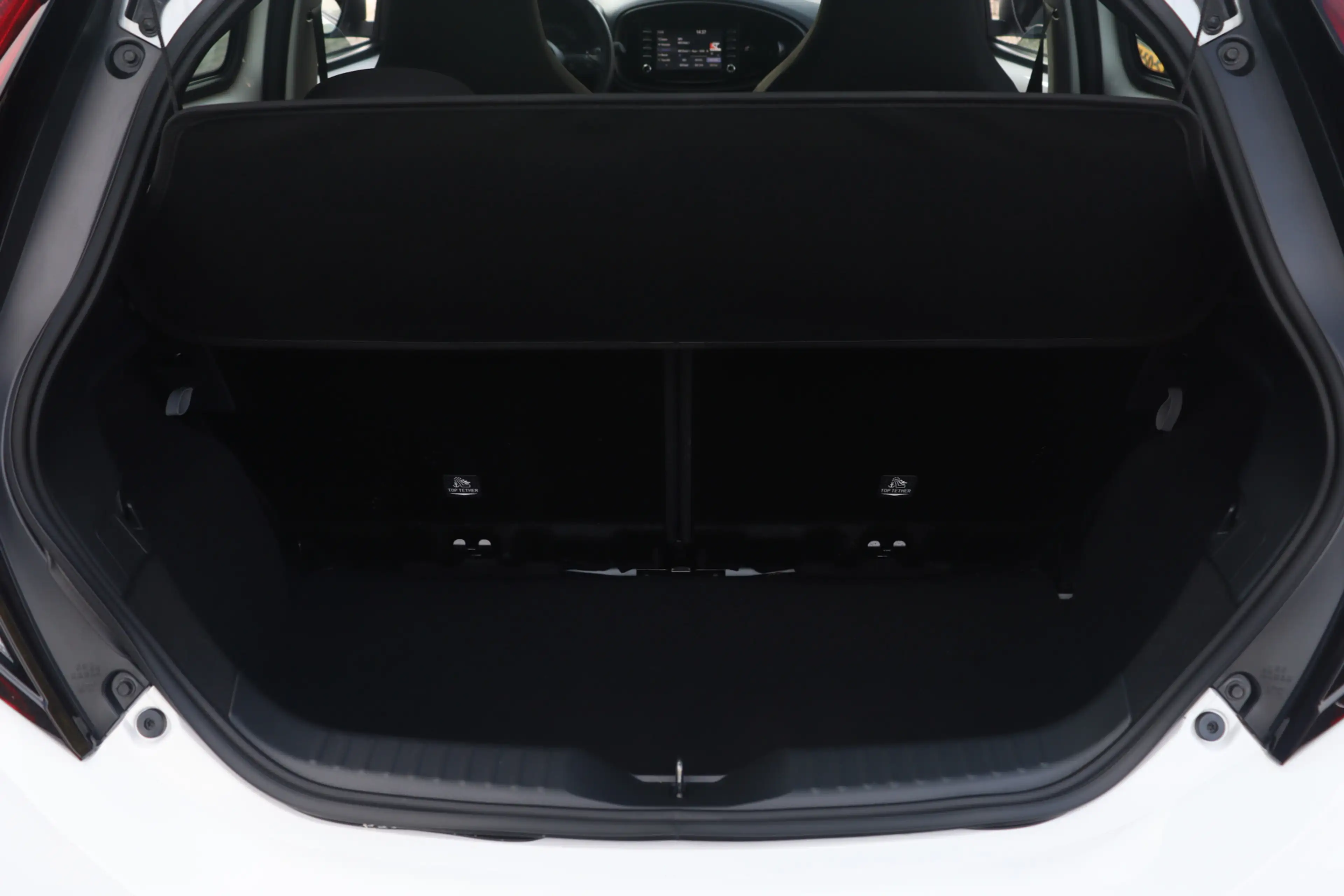 Toyota Aygo X 1.0 VVT-i S-CVT Play | Camera | 17 Inch | All Seas — photo 15