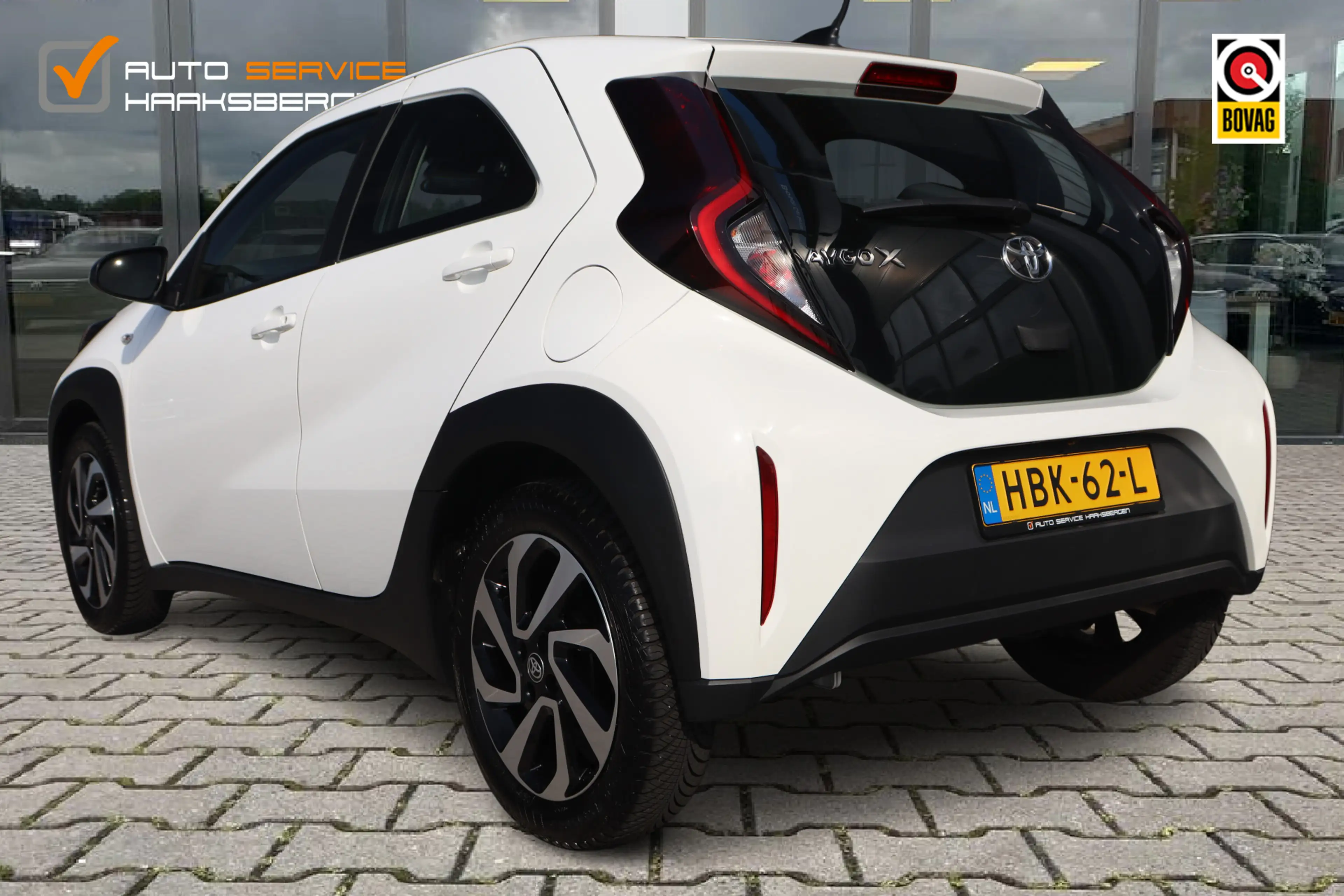 Toyota Aygo X 1.0 VVT-i S-CVT Play | Camera | 17 Inch | All Seas — photo 3