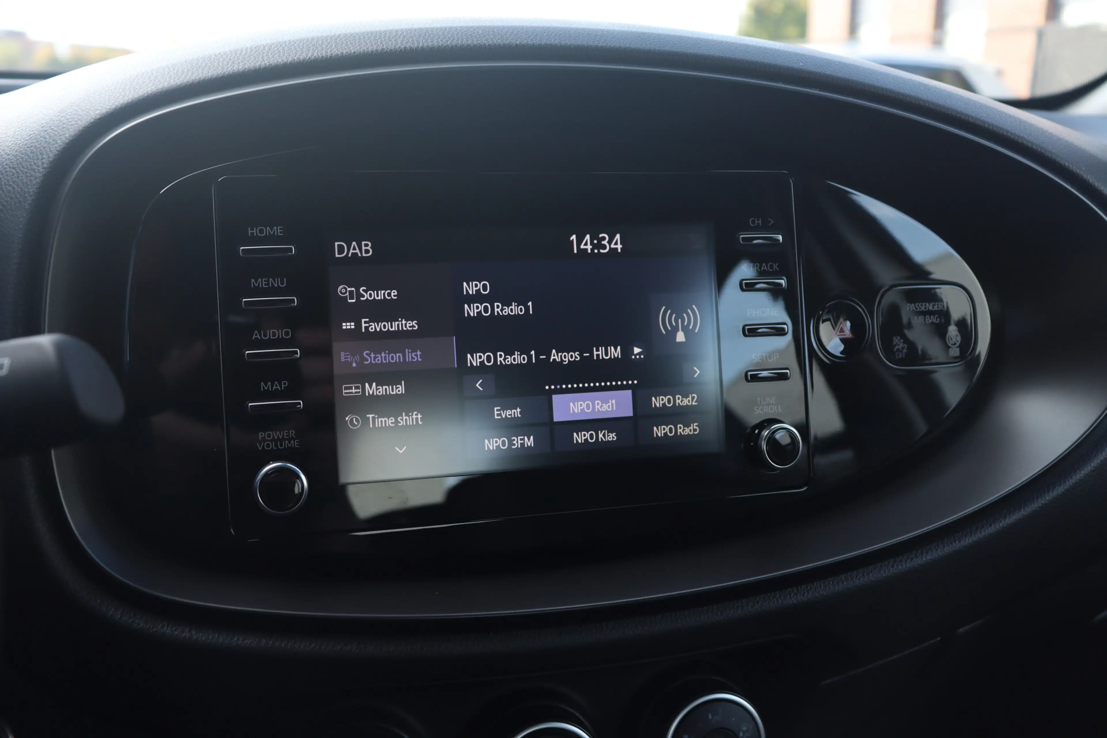 Toyota Aygo X 1.0 VVT-i S-CVT Play | Camera | 17 Inch | All Seas — photo 21