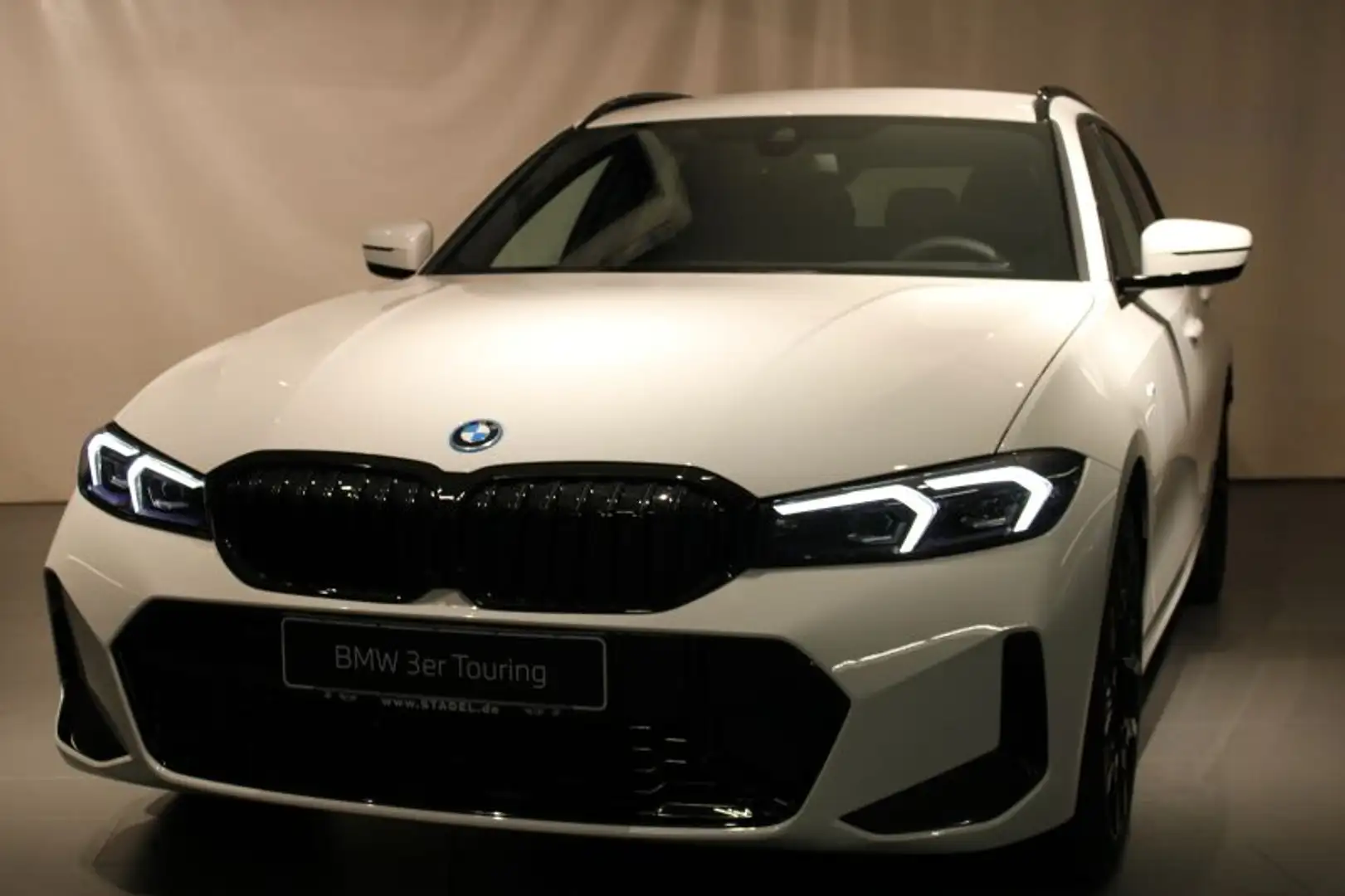 BMW 330 e Touring G21 XB1 M Sportpaket Weiß - 2