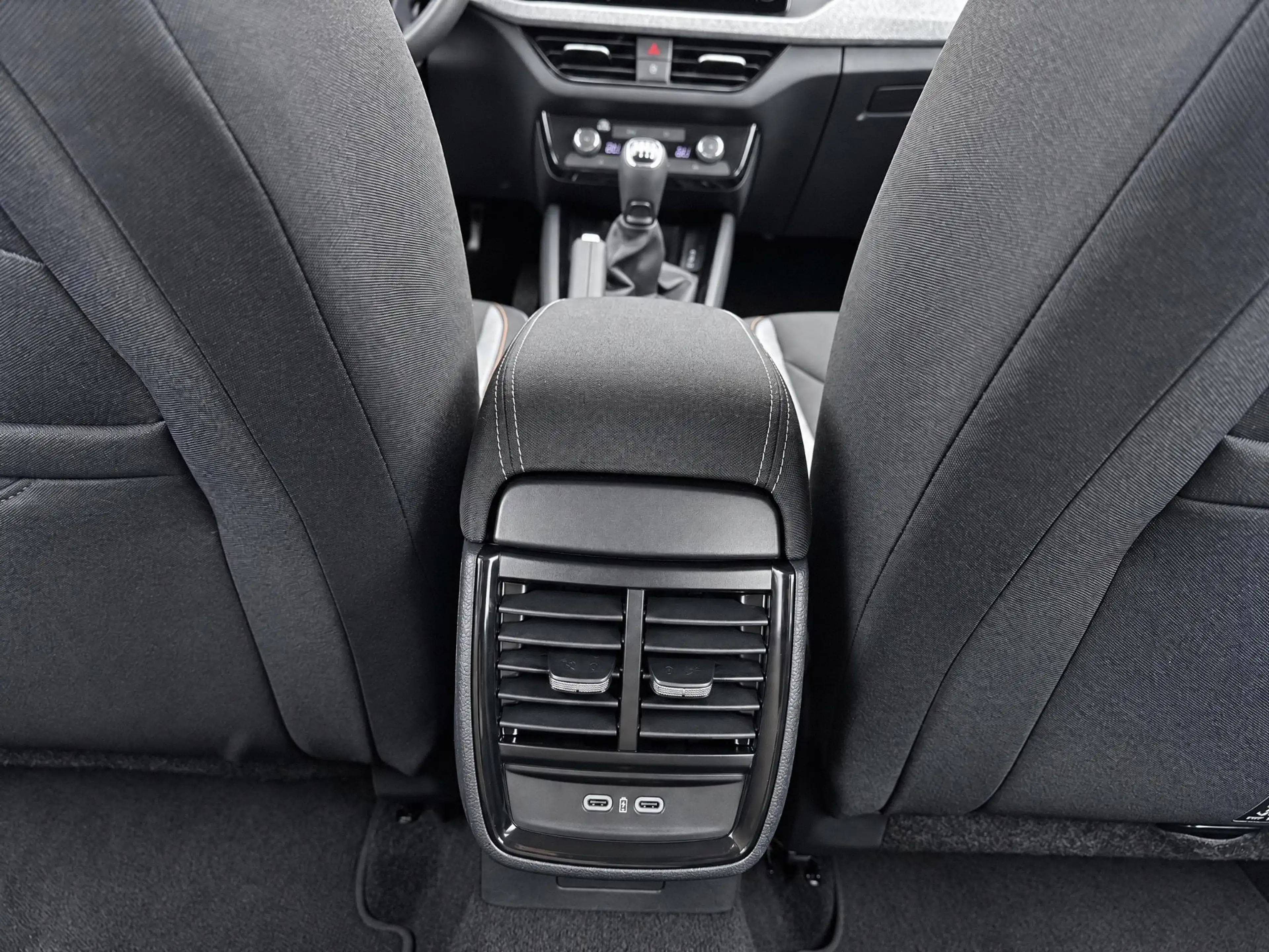 Skoda Kamiq Selection 1.0 TSI 85 kW / 115 PK SUV 6 versn. Hand — photo 14
