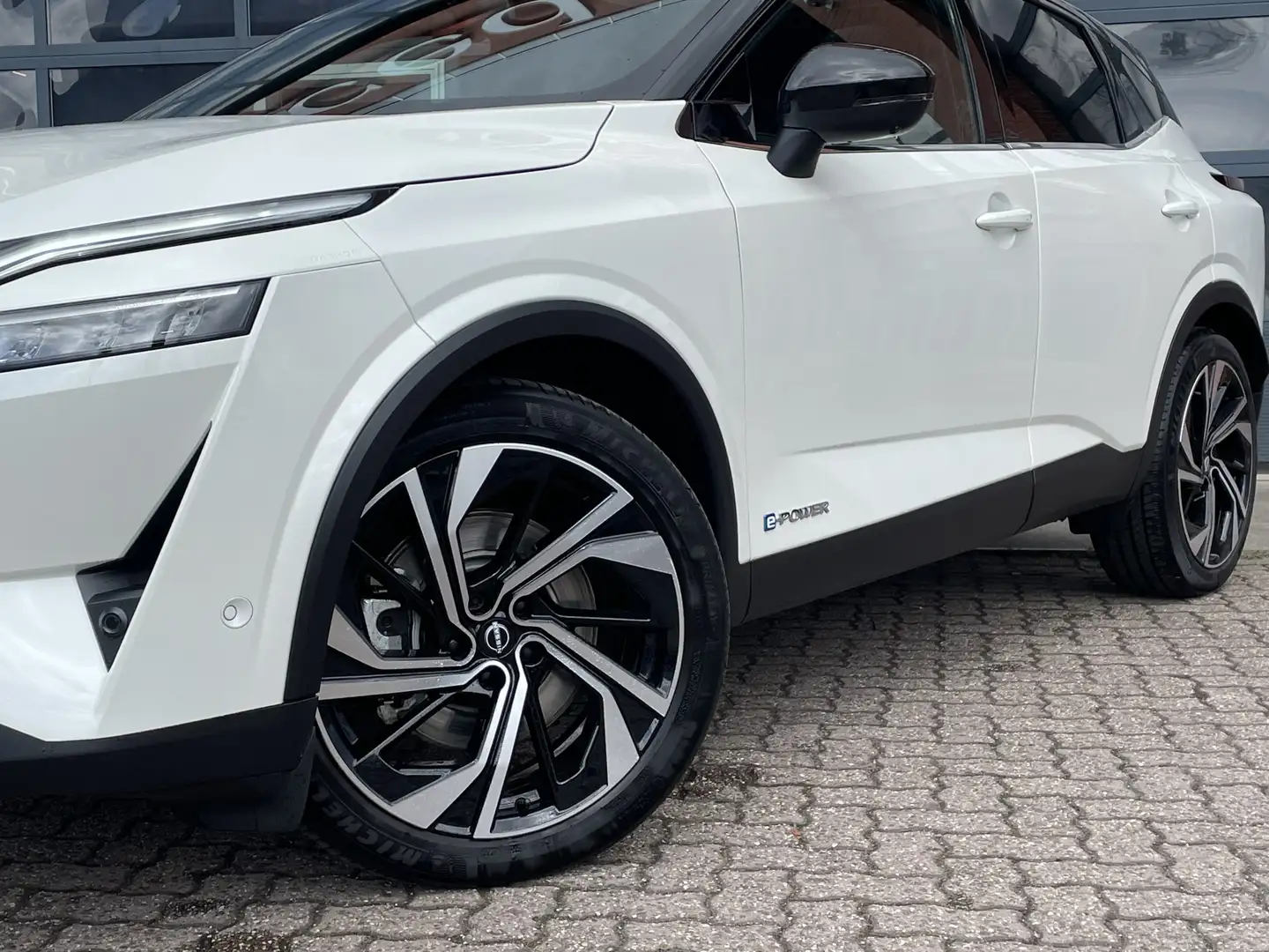 Nissan Qashqai 1.5 e-Power Tekna Plus | Trekhaak Afneembaar | Ful Bianco - 2